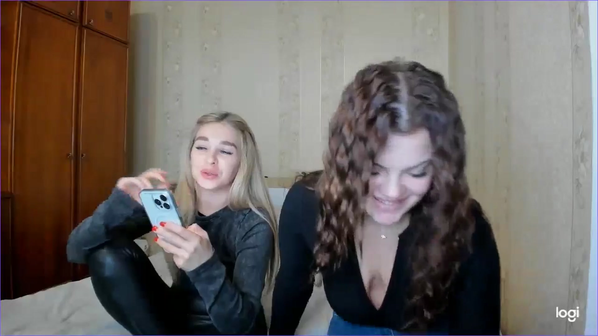 Gallery image thumbnail from StefaniNell's myfreecams stream on, 11/18/2024, 12:47 image 16 of 20