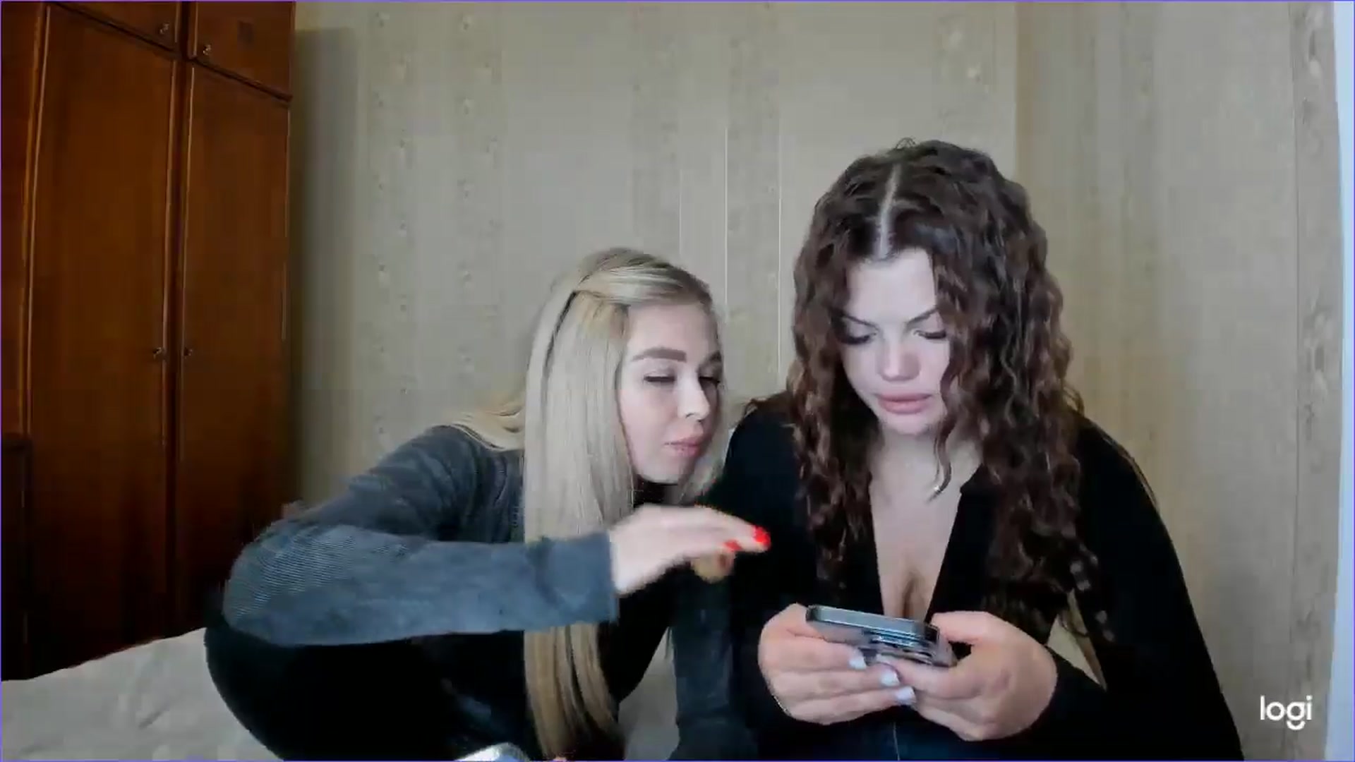 Gallery image thumbnail from StefaniNell's myfreecams stream on, 11/18/2024, 12:47 image 17 of 20