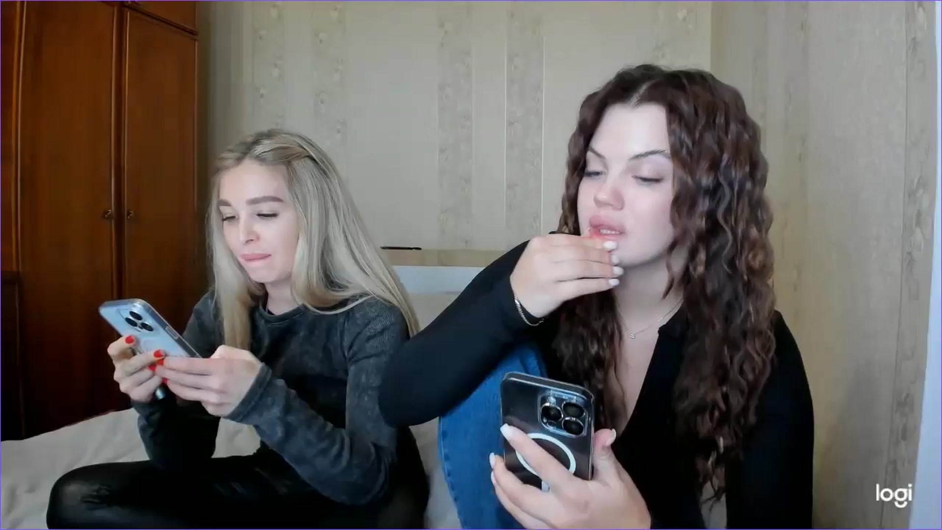 Gallery image thumbnail from StefaniNell's myfreecams stream on, 11/18/2024, 12:47 image 1 of 20