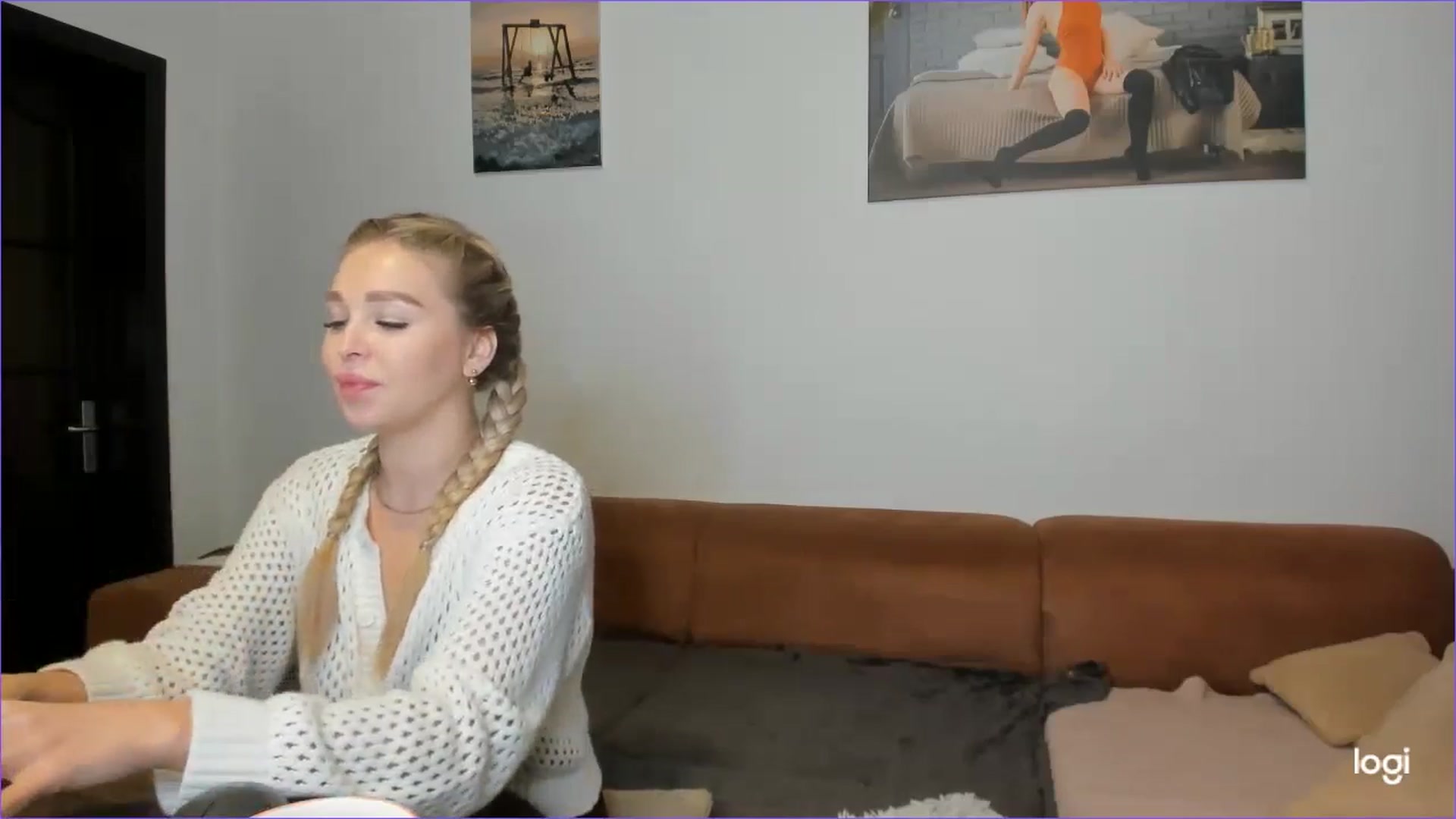 Gallery image thumbnail from StefaniNell's myfreecams stream on, 12/22/2024, 10:03 image 3 of 20
