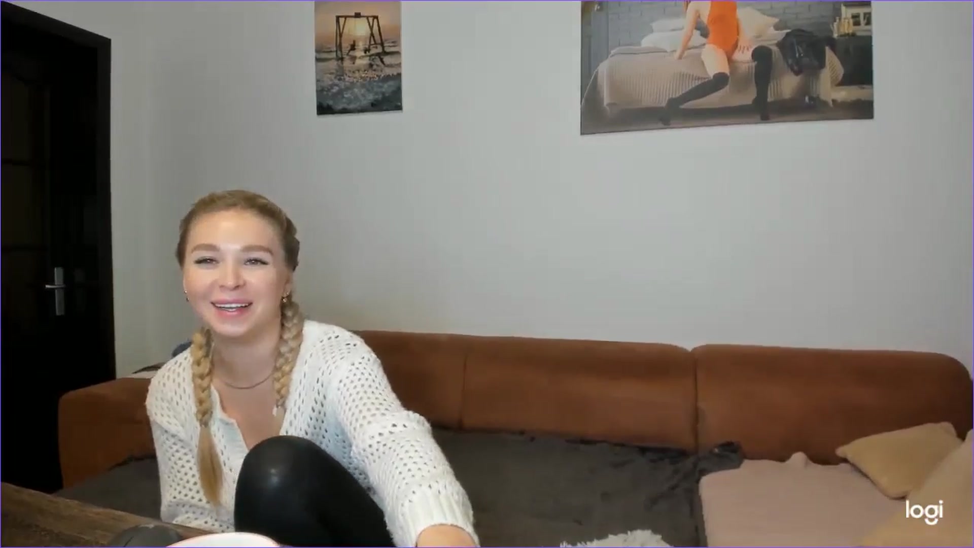 Gallery image thumbnail from StefaniNell's myfreecams stream on, 12/22/2024, 10:03 image 4 of 20