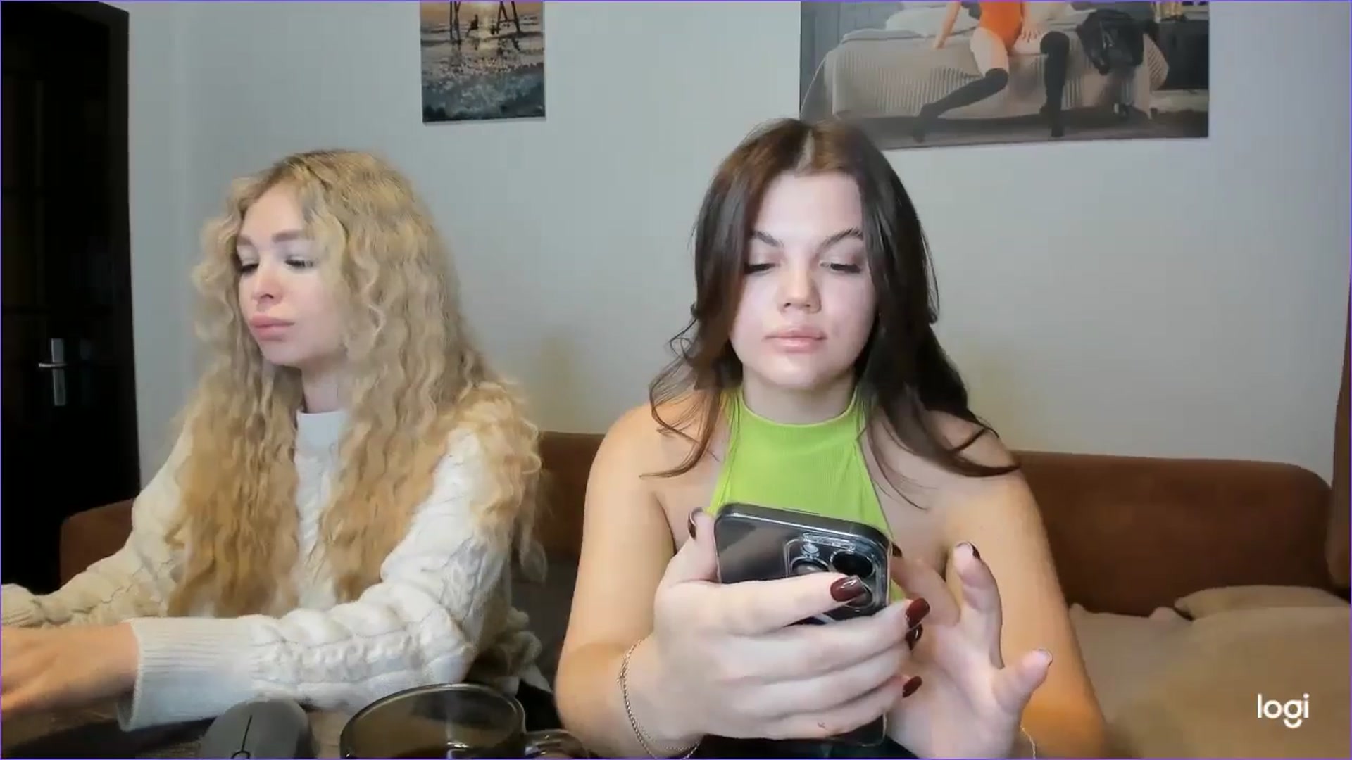 Gallery image thumbnail from StefaniNell's myfreecams stream on, 12/26/2024, 07:33 image 18 of 20