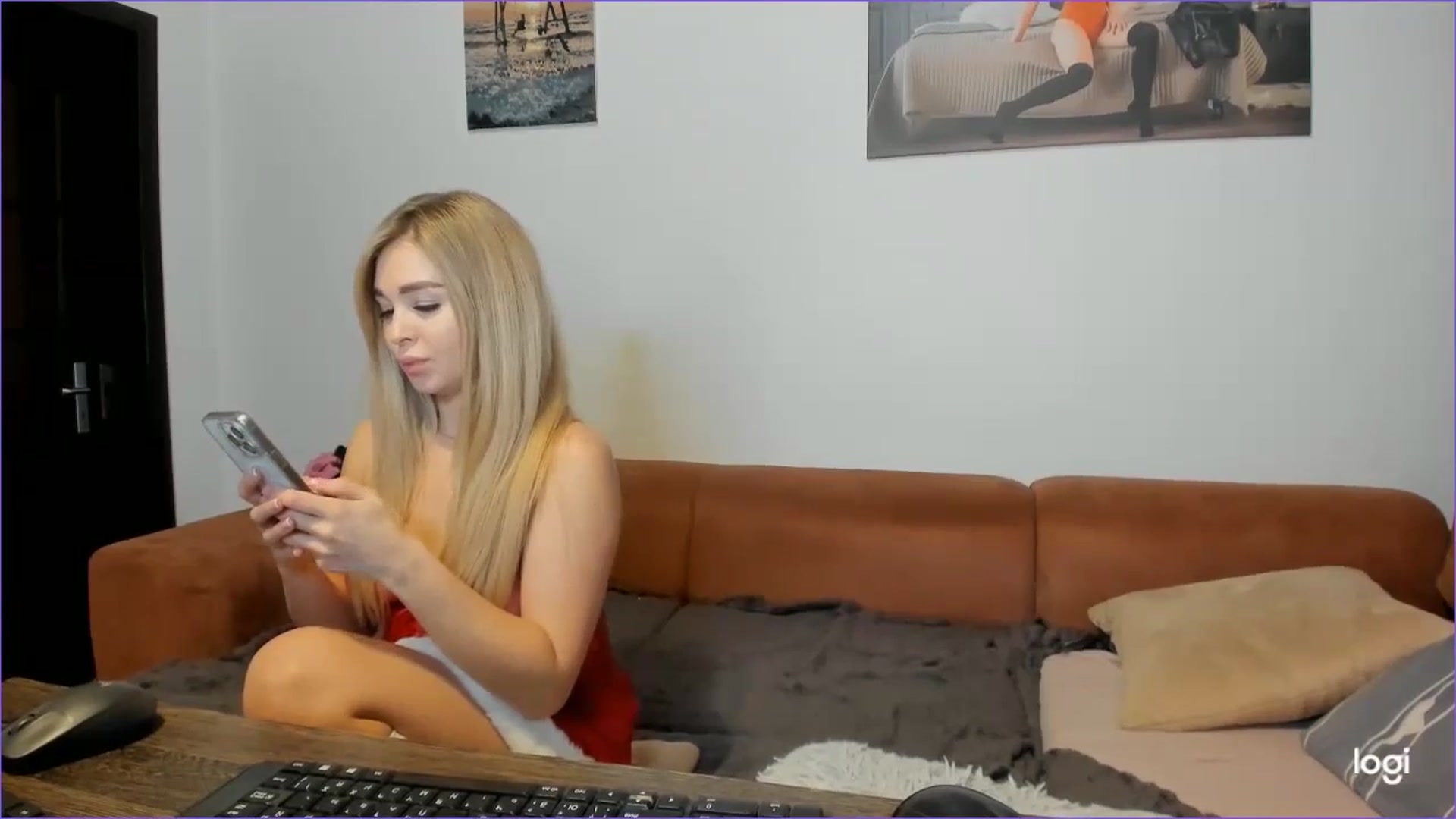 Gallery image thumbnail from StefaniNell's myfreecams stream on, 01/01/2025, 16:06 image 15 of 20