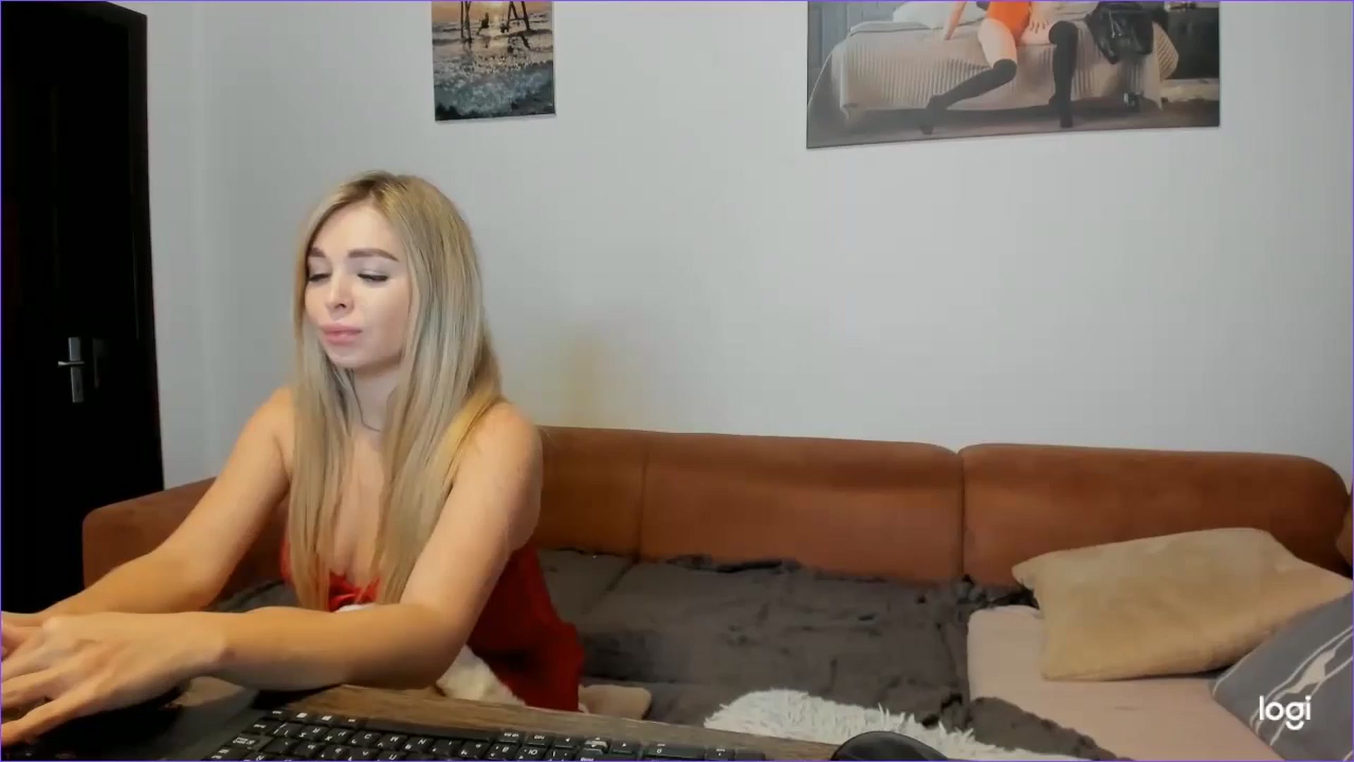 Gallery image thumbnail from StefaniNell's myfreecams stream on, 01/01/2025, 16:06 image 14 of 20