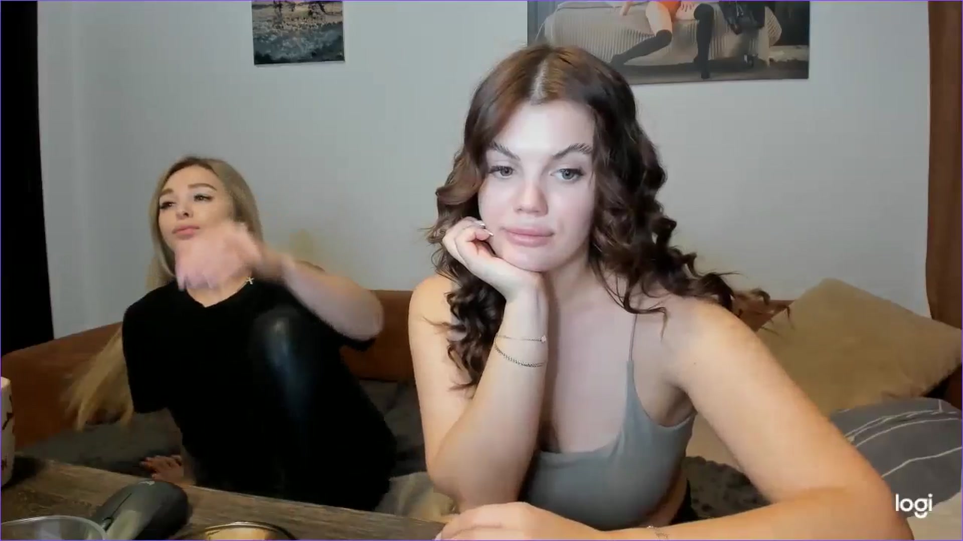 Gallery image thumbnail from StefaniNell's myfreecams stream on, 01/03/2025, 12:01 image 15 of 20