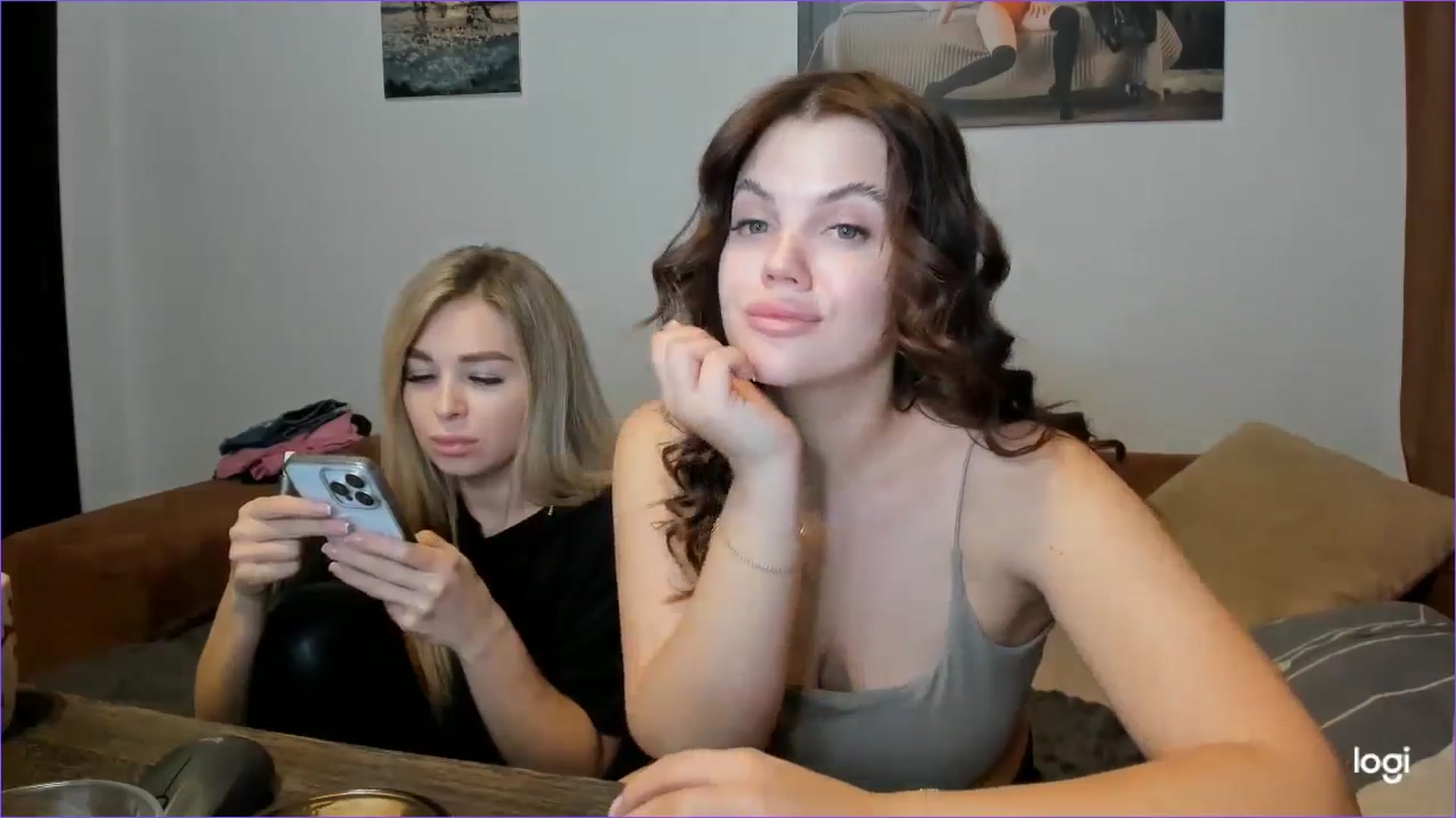 Gallery image thumbnail from StefaniNell's myfreecams stream on, 01/03/2025, 12:01 image 8 of 20