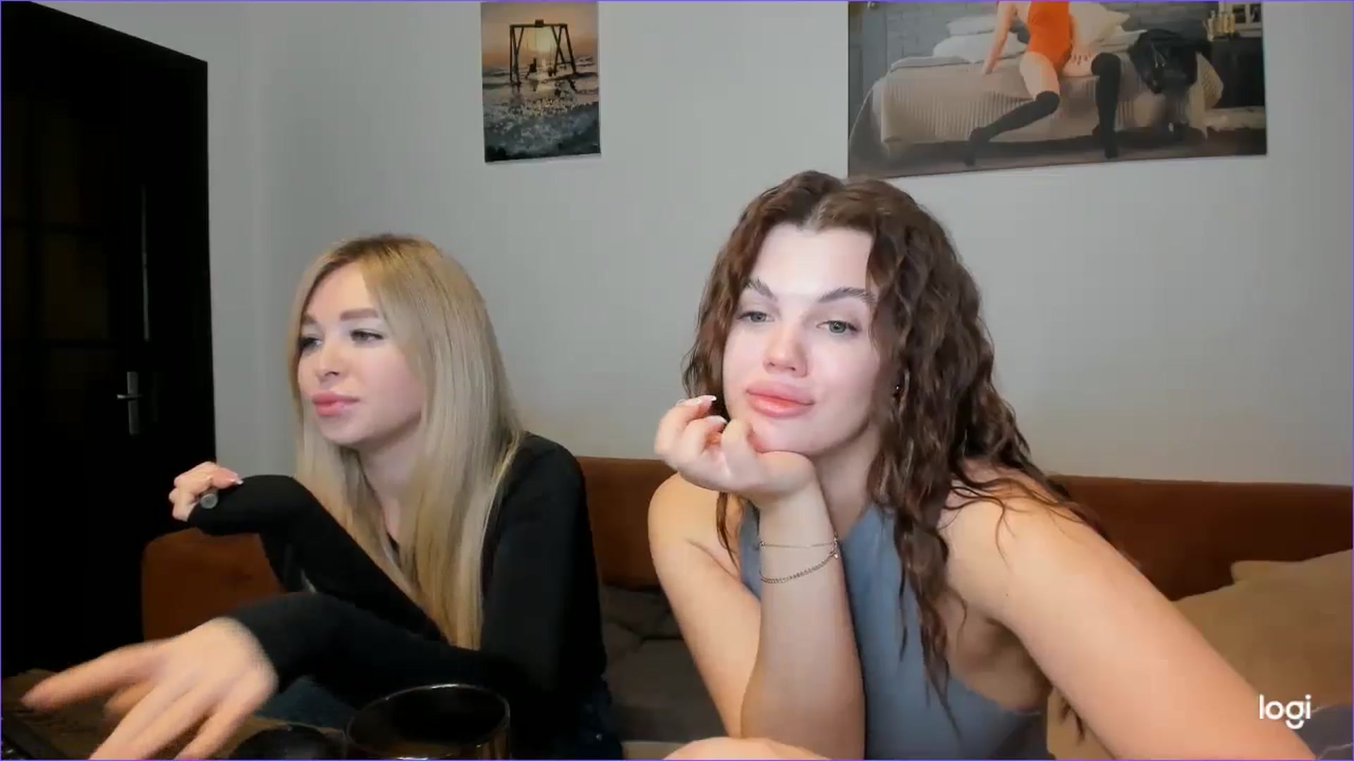 Gallery image thumbnail from StefaniNell's myfreecams stream on, 01/10/2025, 09:02 image 4 of 20