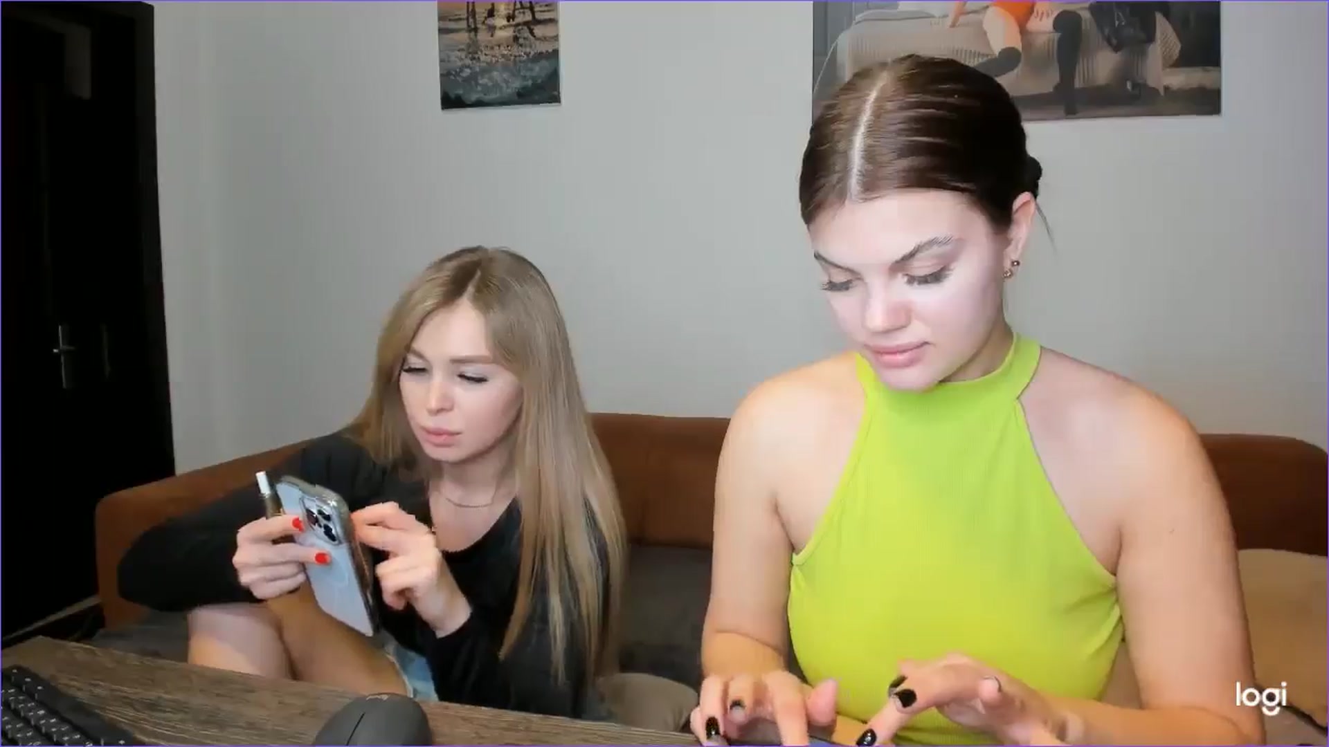 Gallery image thumbnail from StefaniNell's myfreecams stream on, 02/01/2025, 12:57 image 10 of 20
