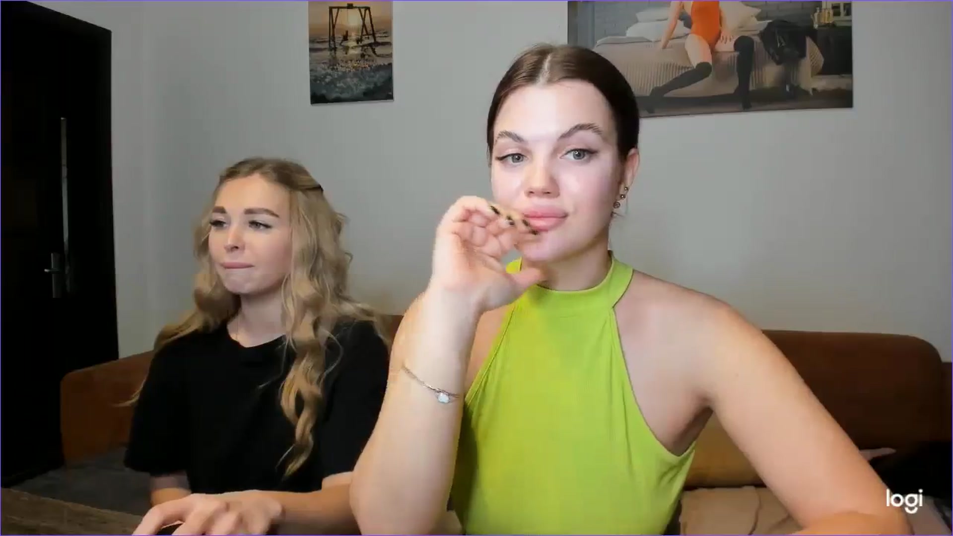 Gallery image thumbnail from StefaniNell's myfreecams stream on, 02/06/2025, 12:32 image 15 of 20