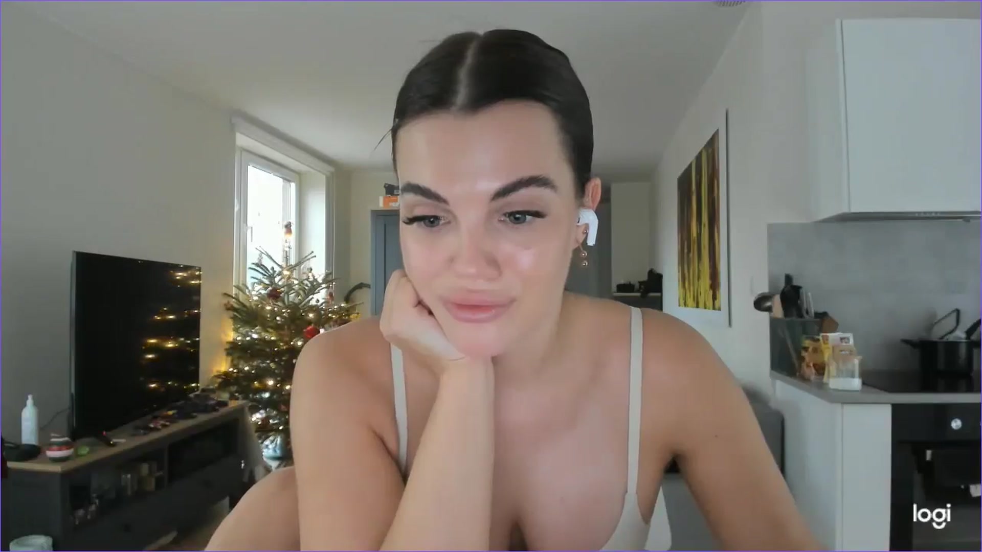 Gallery image thumbnail from StefaniNell's myfreecams stream on, 12/26/2025, 13:29 image 7 of 20