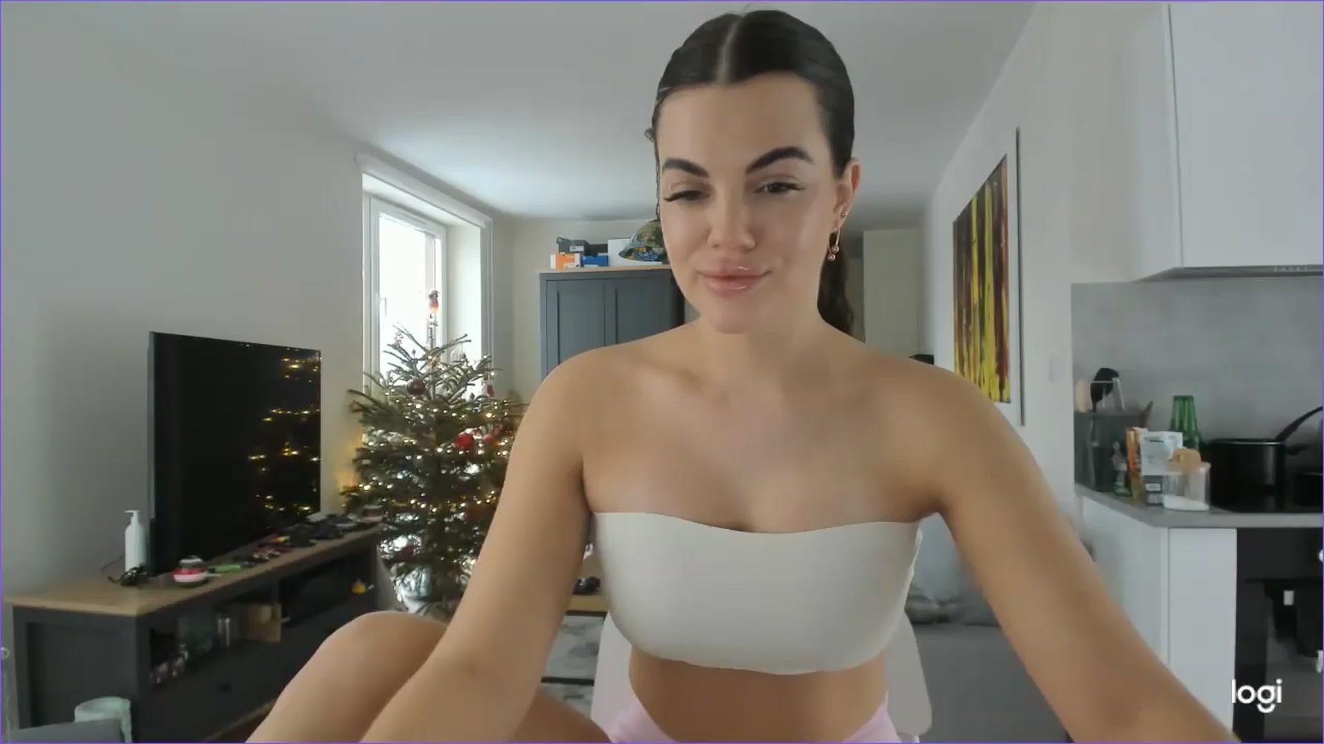 Gallery image thumbnail from StefaniNell's myfreecams stream on, 01/02/2026, 10:10 image 8 of 20
