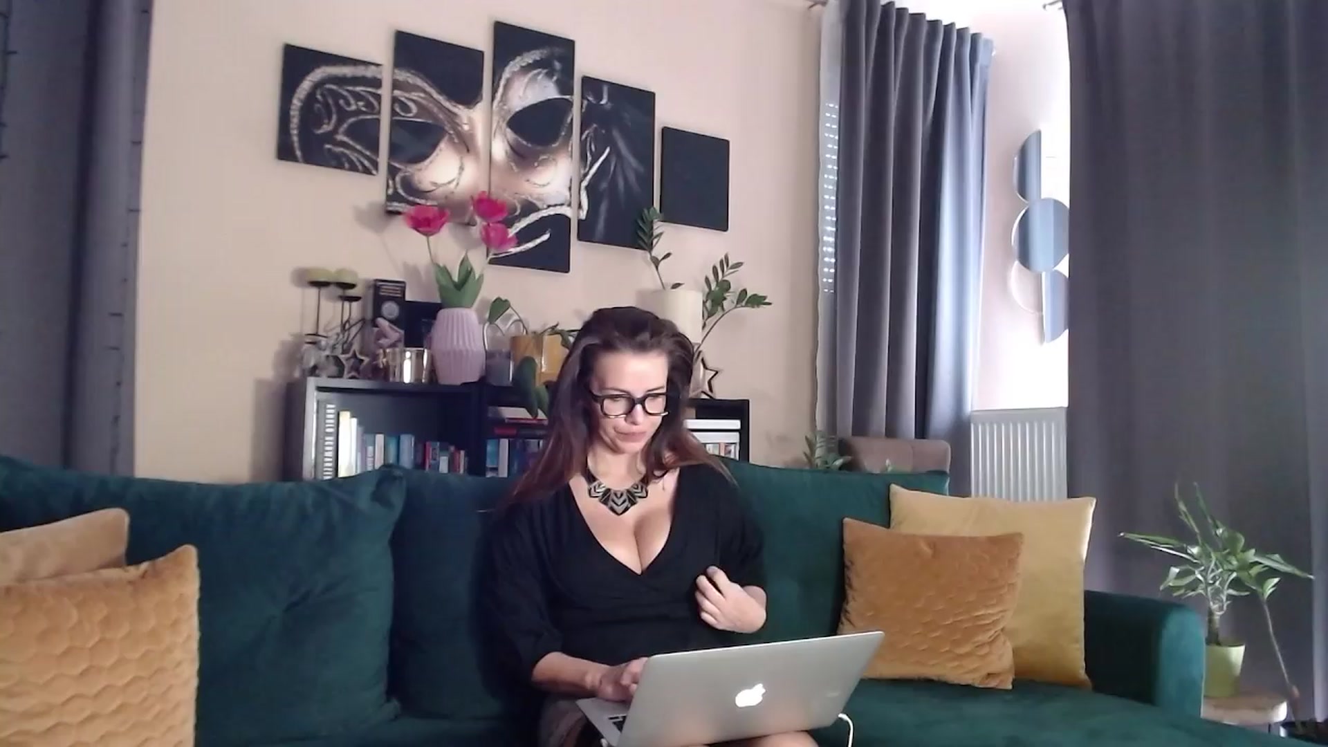 Gallery image thumbnail from StelaSalvador's myfreecams stream on, 03/21/2024, 11:20 image 5 of 20