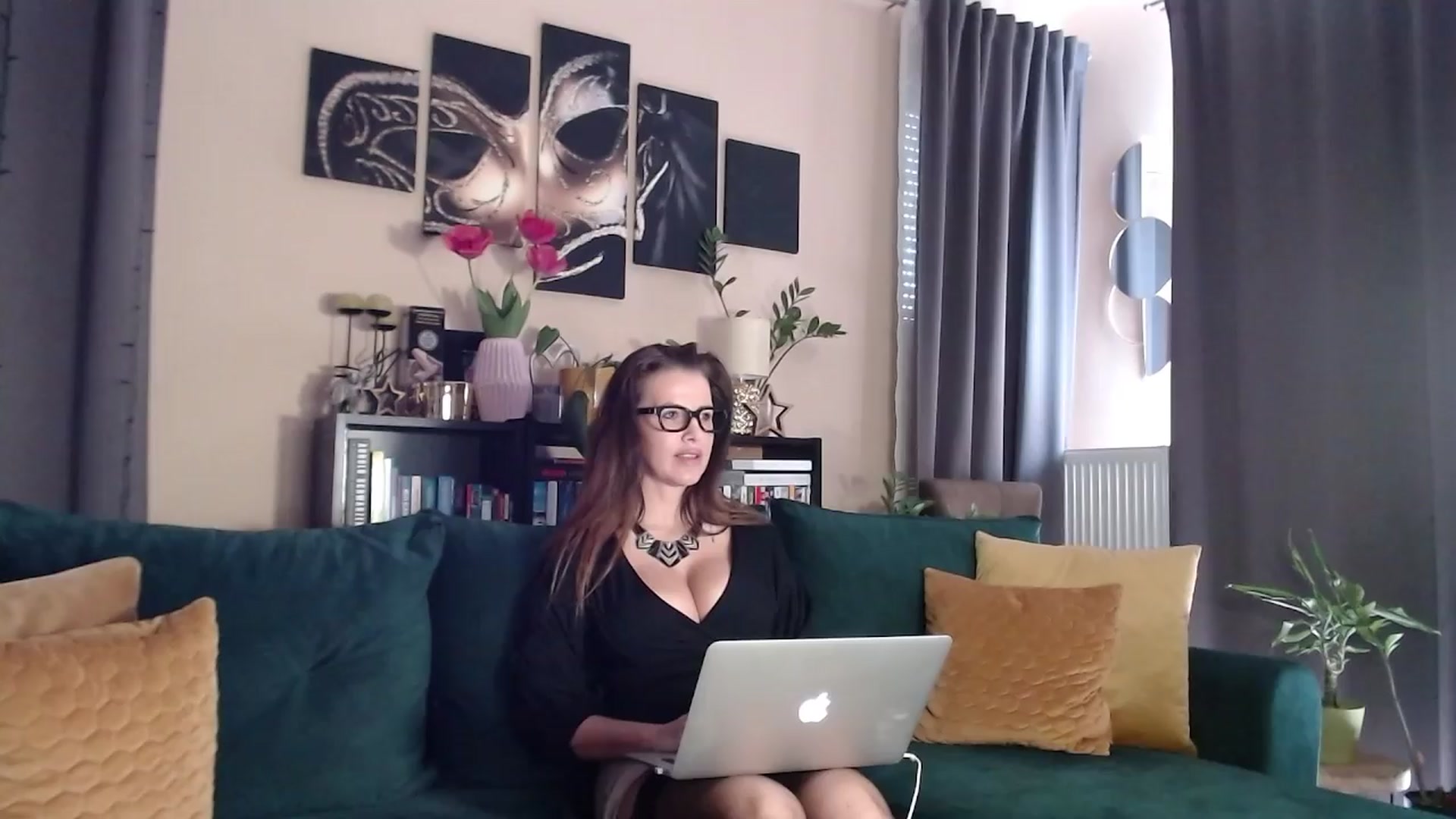 Gallery image thumbnail from StelaSalvador's myfreecams stream on, 03/21/2024, 11:20 image 11 of 20