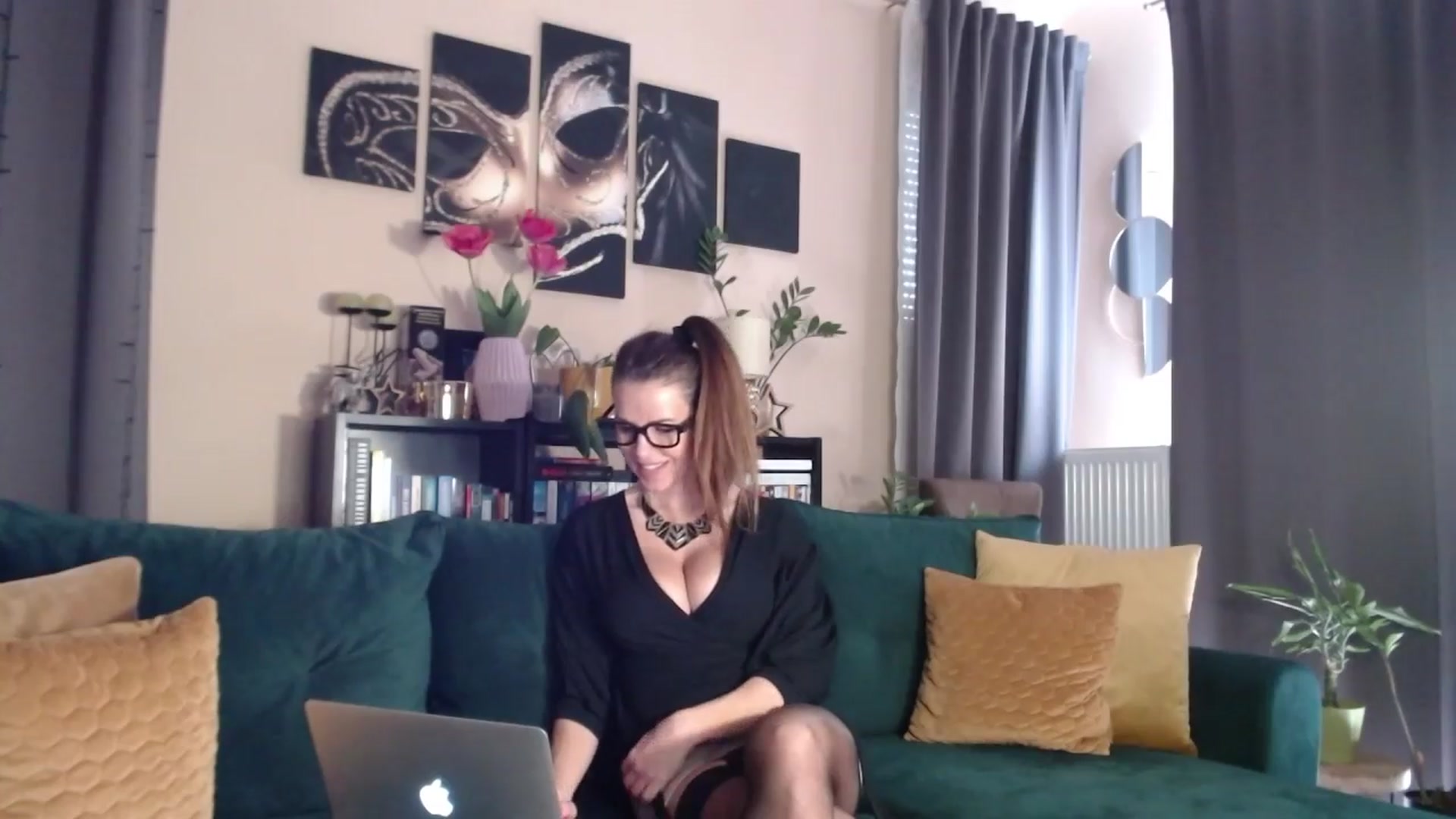 Gallery image thumbnail from StelaSalvador's myfreecams stream on, 03/21/2024, 11:20 image 18 of 20