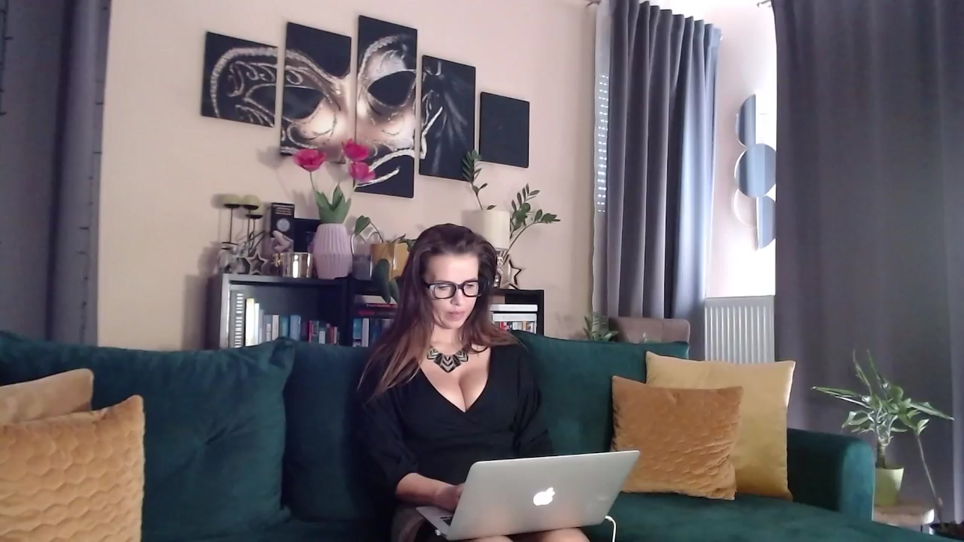 Gallery image thumbnail from StelaSalvador's myfreecams stream on, 03/21/2024, 11:20 image 6 of 20