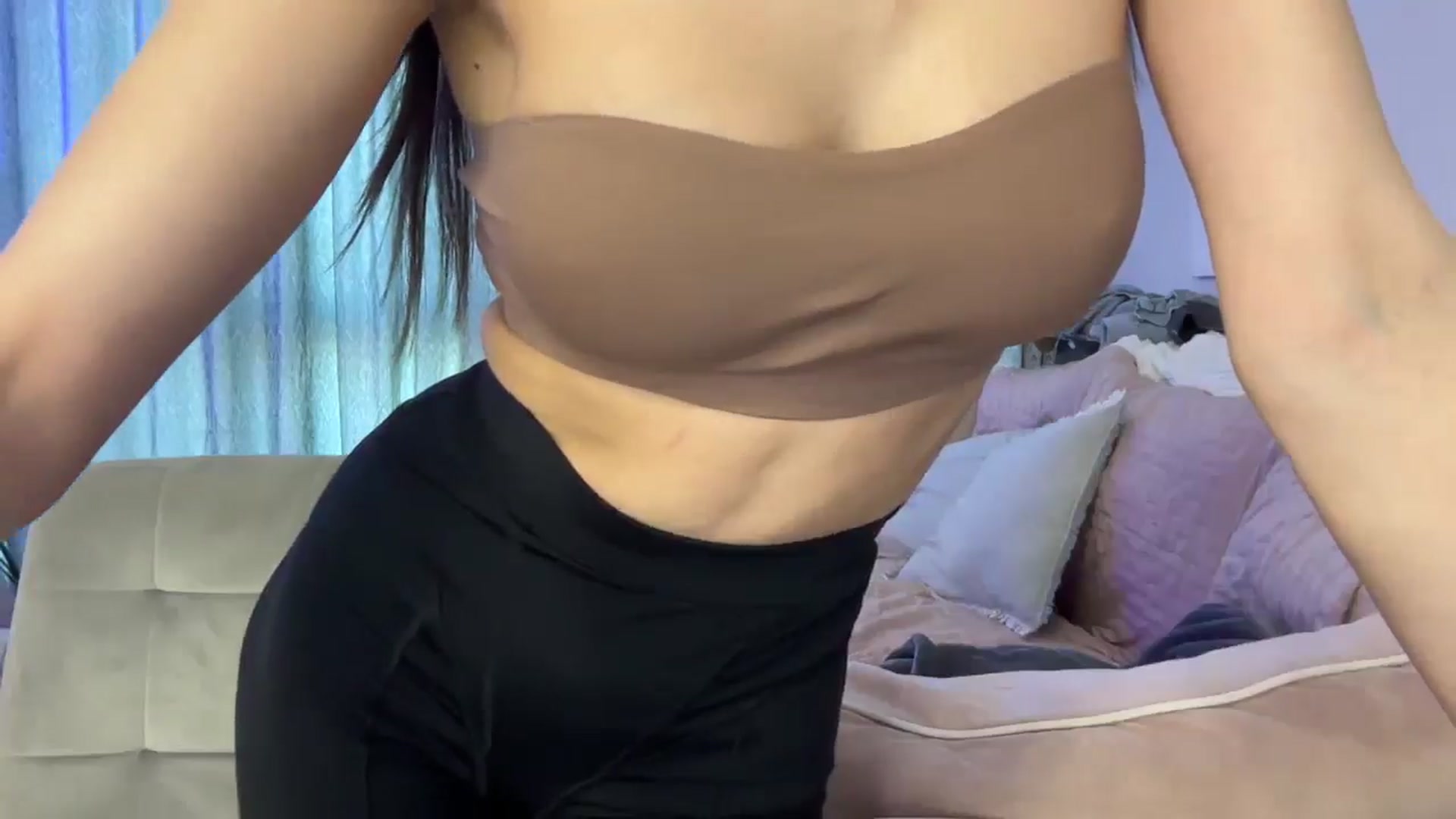 Gallery image thumbnail from StellaHills's myfreecams stream on, 03/08/2025, 10:18 image 2 of 20