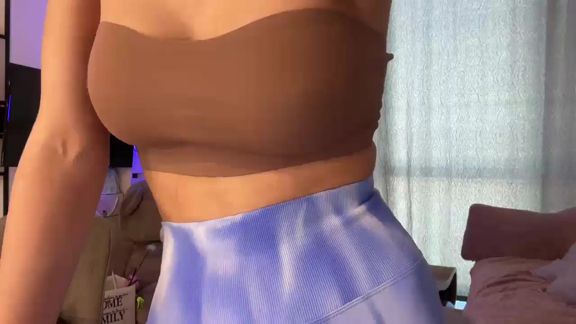 Gallery image thumbnail from StellaHills's myfreecams stream on, 03/08/2025, 12:52 image 5 of 20