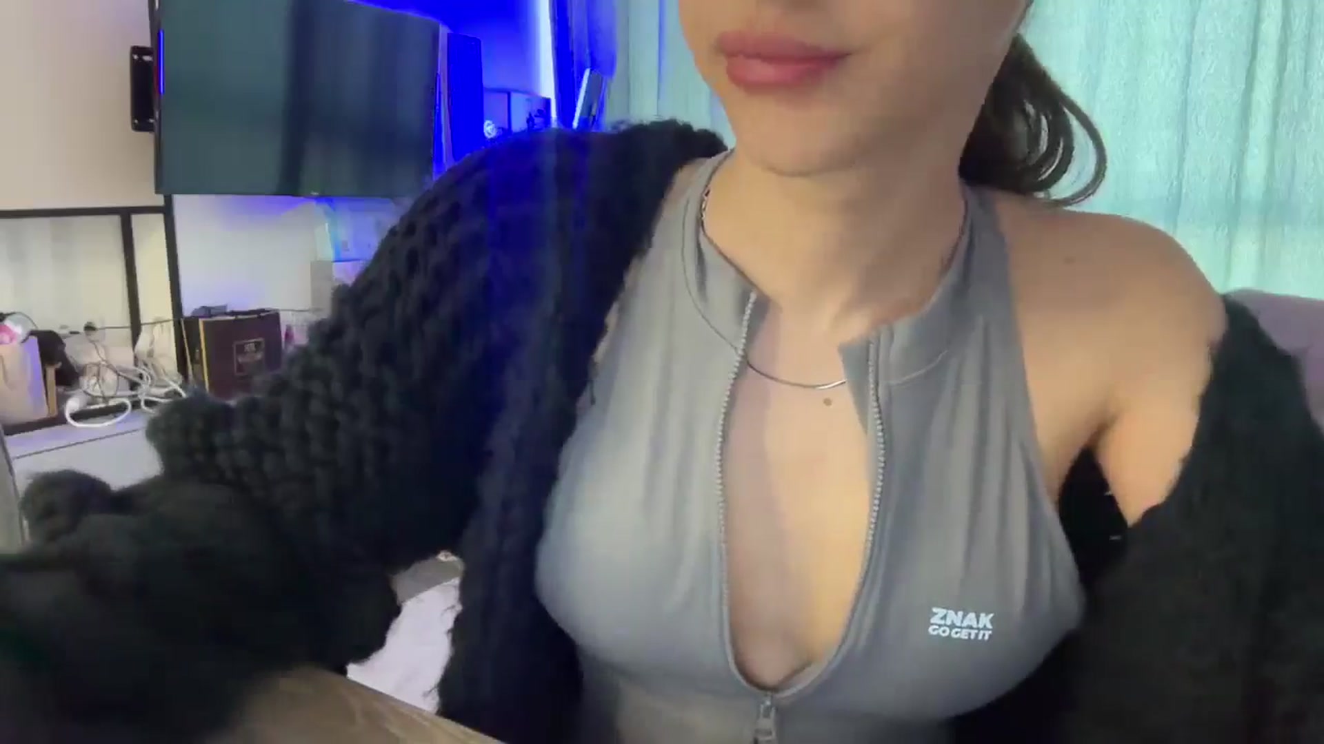 Gallery image thumbnail from StellaHills's myfreecams stream on, 03/09/2025, 12:28 image 9 of 20