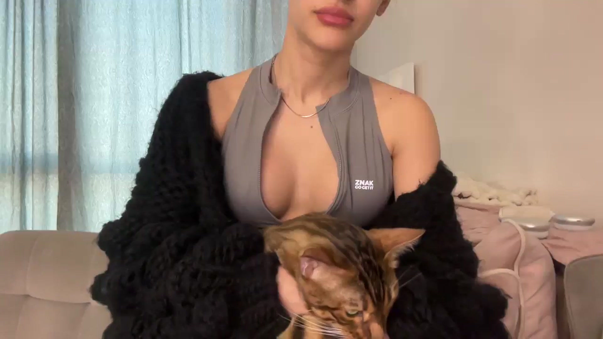 Gallery image thumbnail from StellaHills's myfreecams stream on, 03/09/2025, 14:58 image 2 of 20