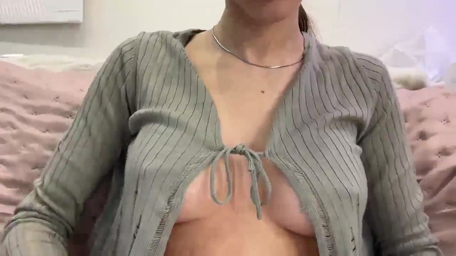 Gallery image thumbnail from StellaHills's myfreecams stream on, 03/12/2025, 09:37 image 16 of 20
