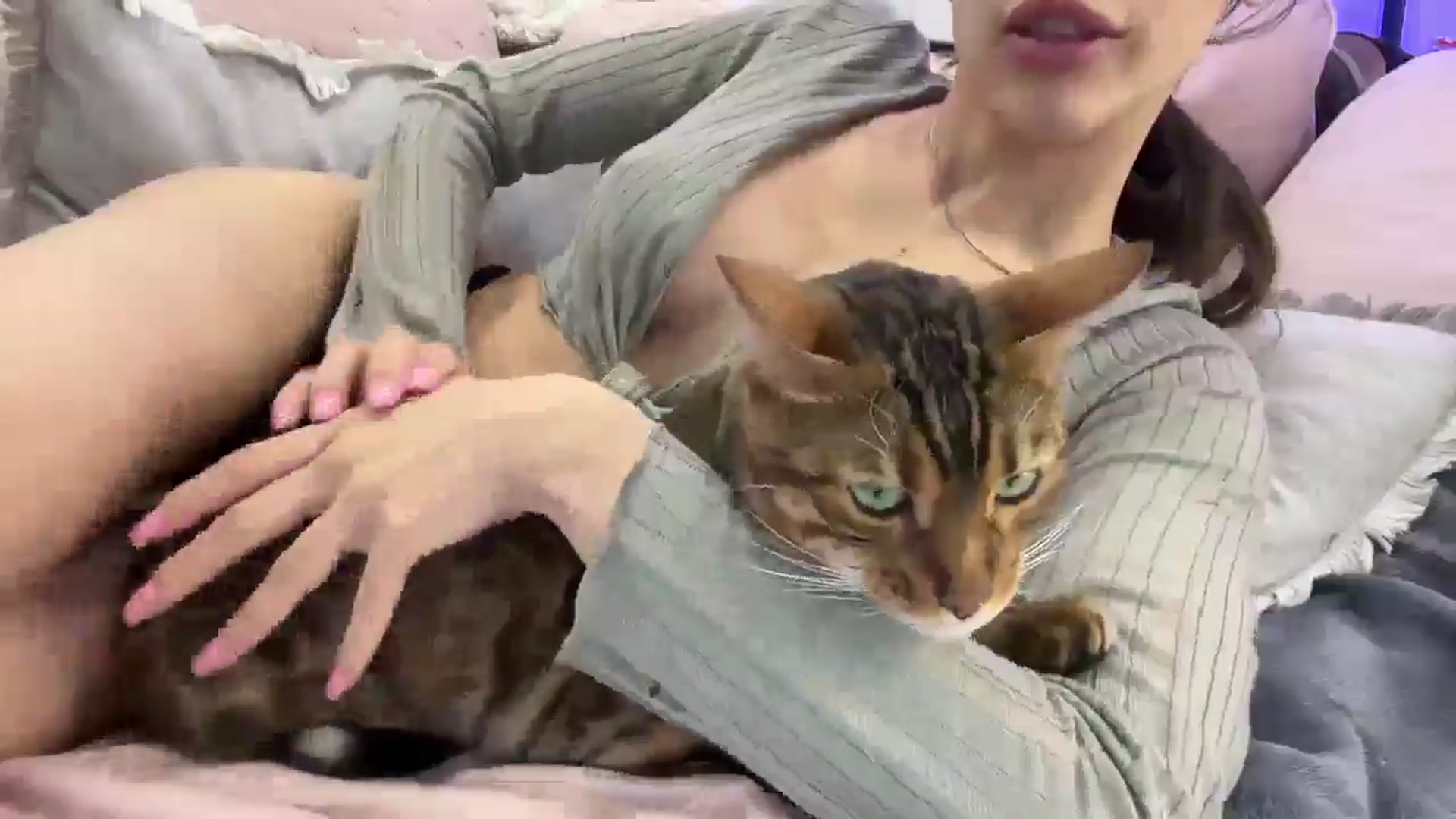 Gallery image thumbnail from StellaHills's myfreecams stream on, 03/12/2025, 13:04 image 9 of 20