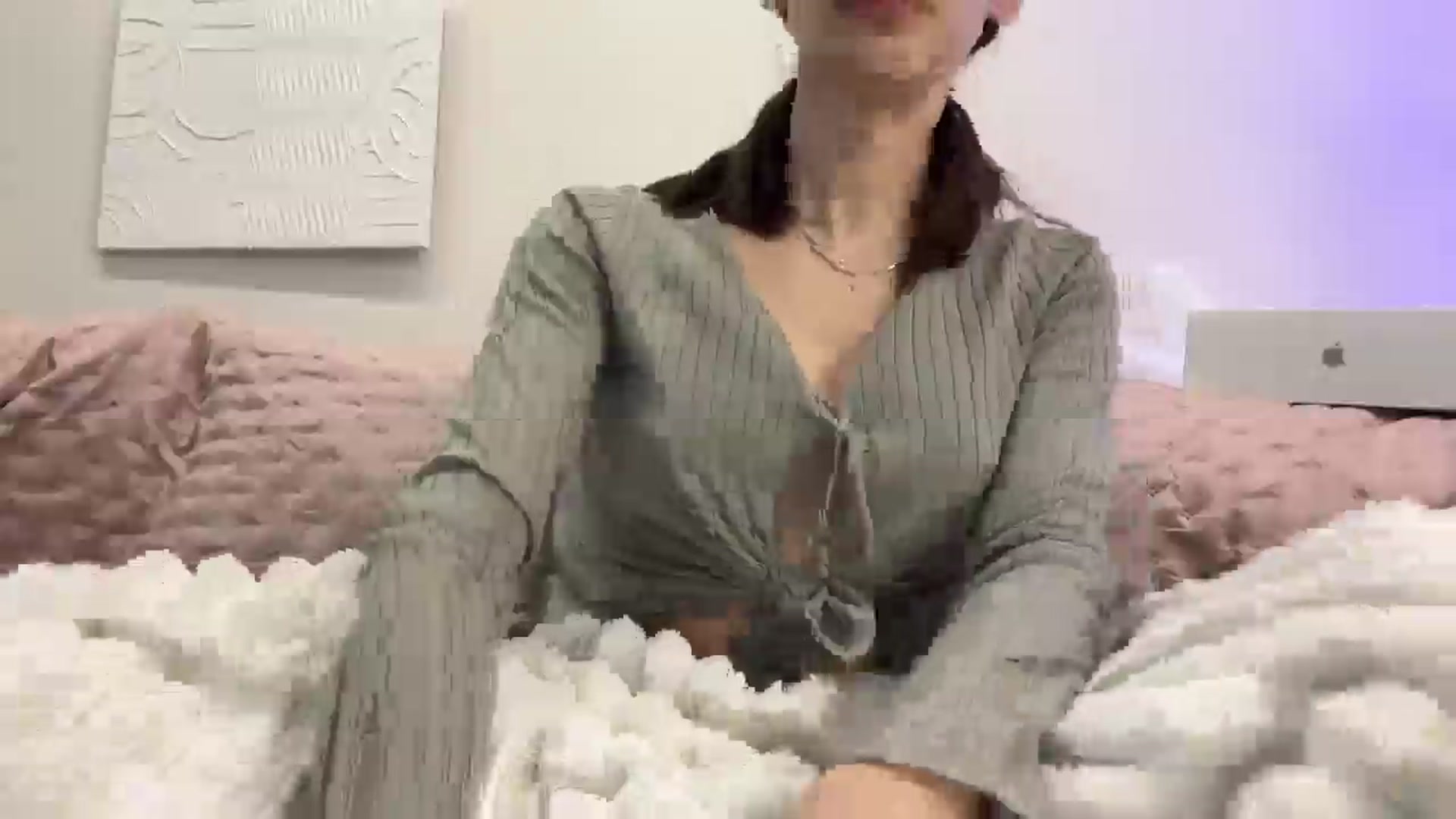 Gallery image thumbnail from StellaHills's myfreecams stream on, 03/12/2025, 14:09 image 5 of 20