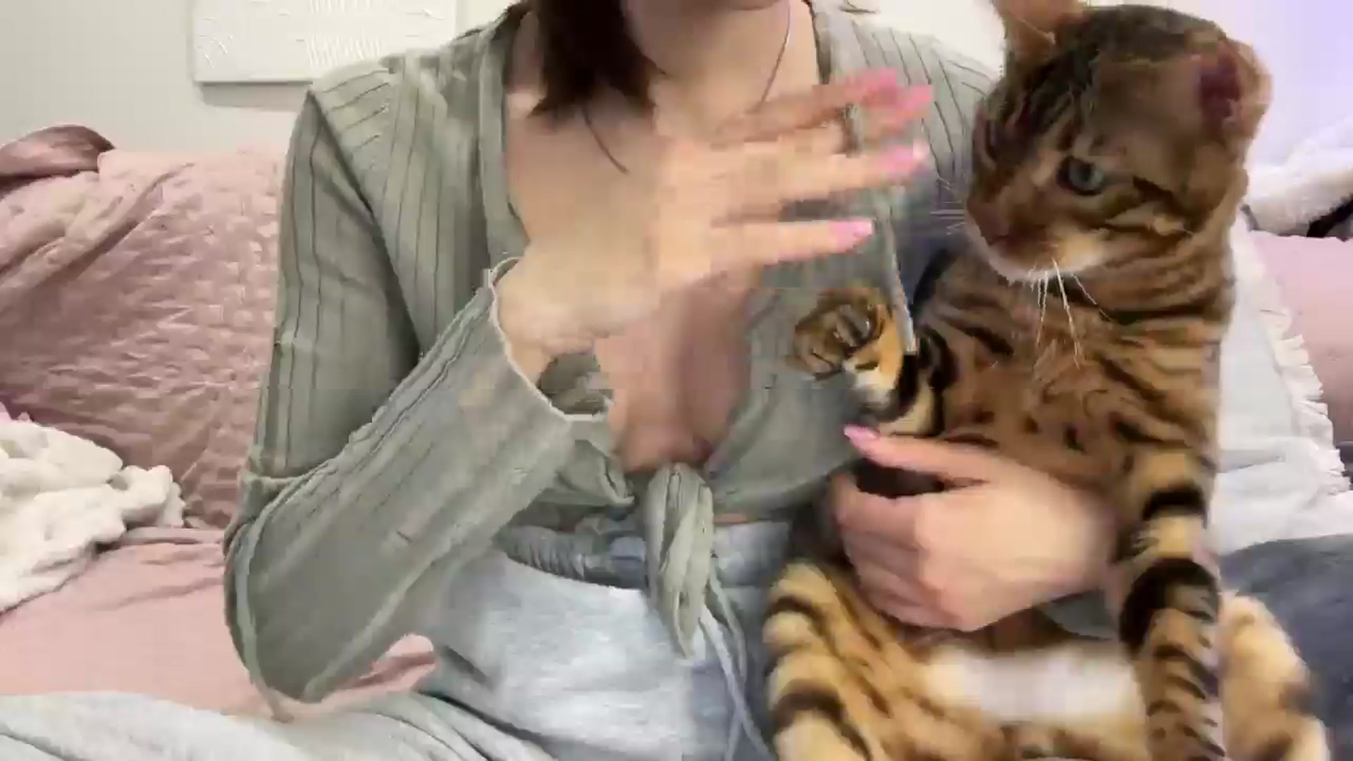 Gallery image thumbnail from StellaHills's myfreecams stream on, 03/13/2025, 16:03 image 10 of 20