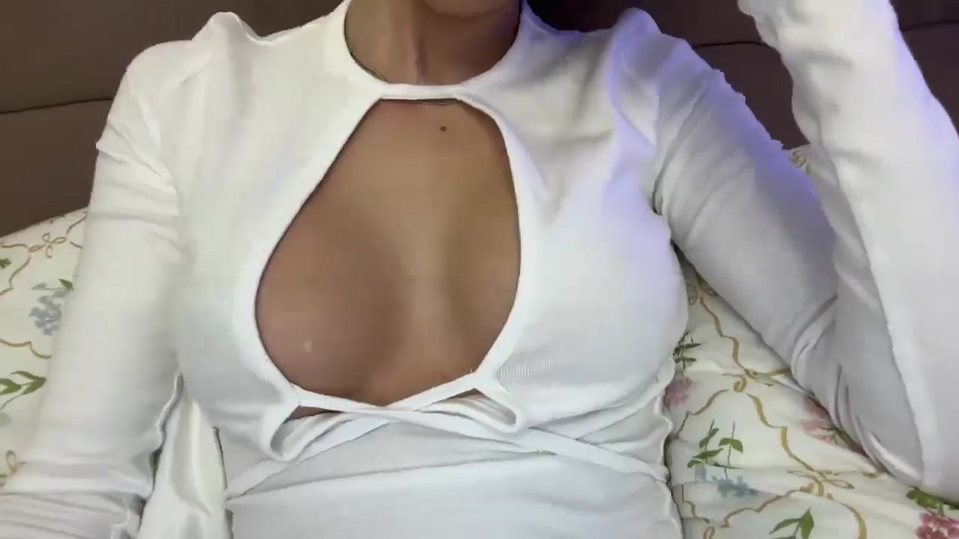 Gallery image thumbnail from StellaHills's myfreecams stream on, 03/23/2025, 13:14 image 12 of 20