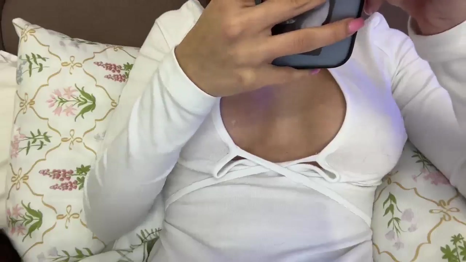 Gallery image thumbnail from StellaHills's myfreecams stream on, 03/23/2025, 13:14 image 6 of 20