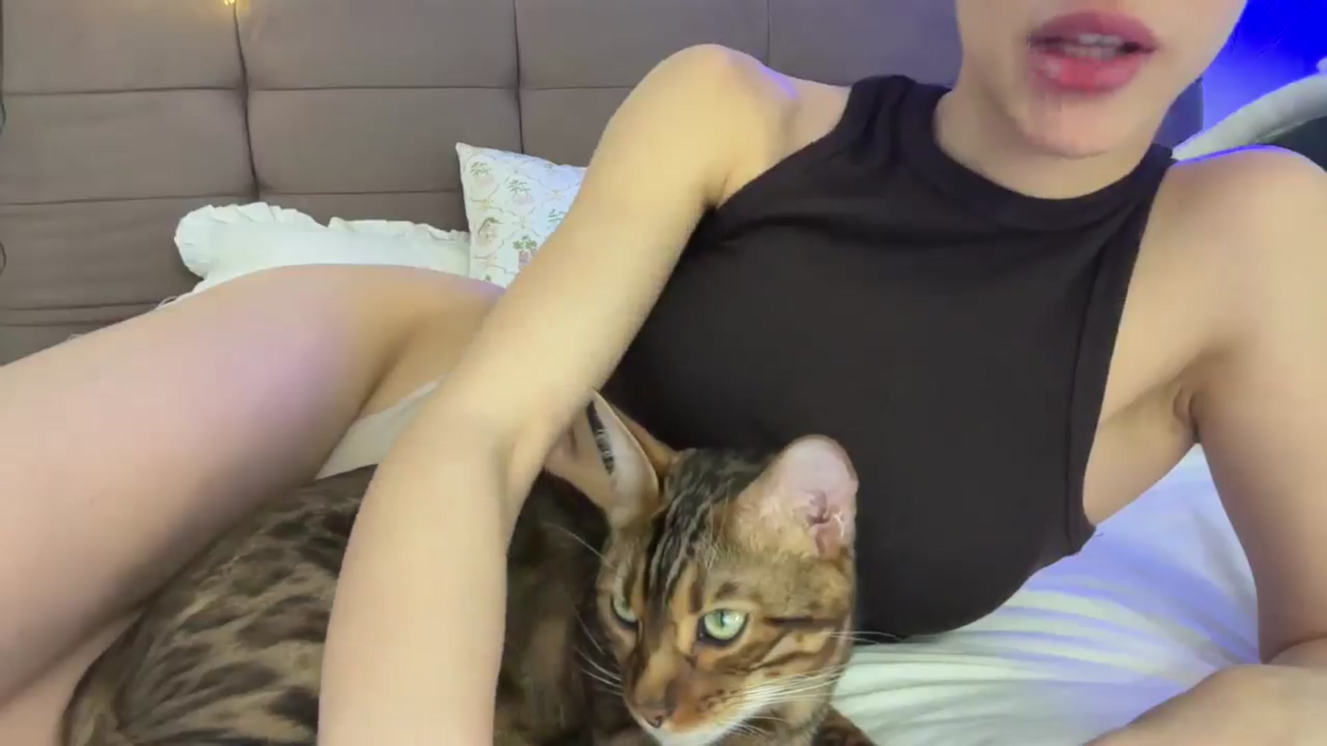 Gallery image thumbnail from StellaHills's myfreecams stream on, 03/25/2025, 08:42 image 12 of 20
