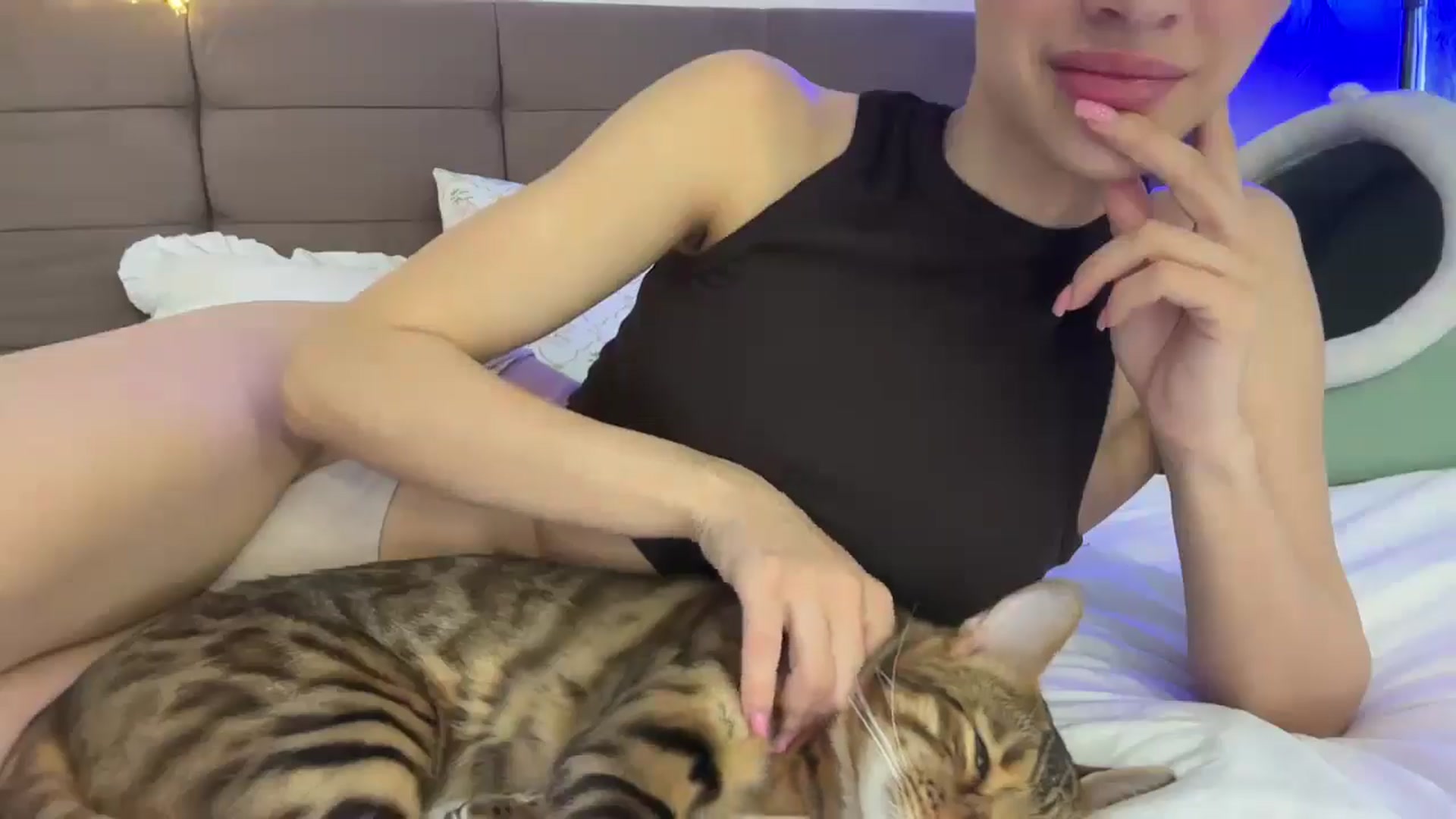 Gallery image thumbnail from StellaHills's myfreecams stream on, 03/25/2025, 08:42 image 15 of 20