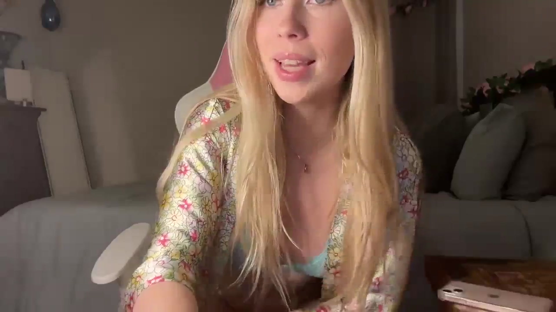 Gallery image thumbnail from StellaRose's myfreecams stream on, 02/20/2024, 04:29 image 7 of 20