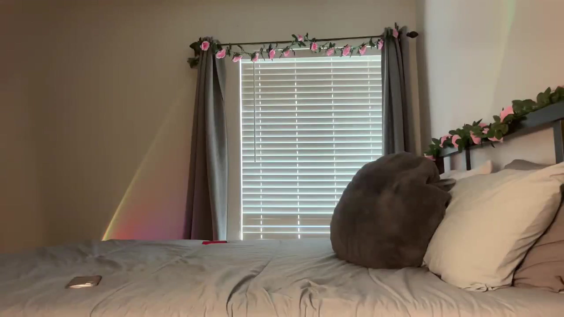 Gallery image thumbnail from StellaRose's myfreecams stream on, 03/02/2024, 19:32 image 18 of 20
