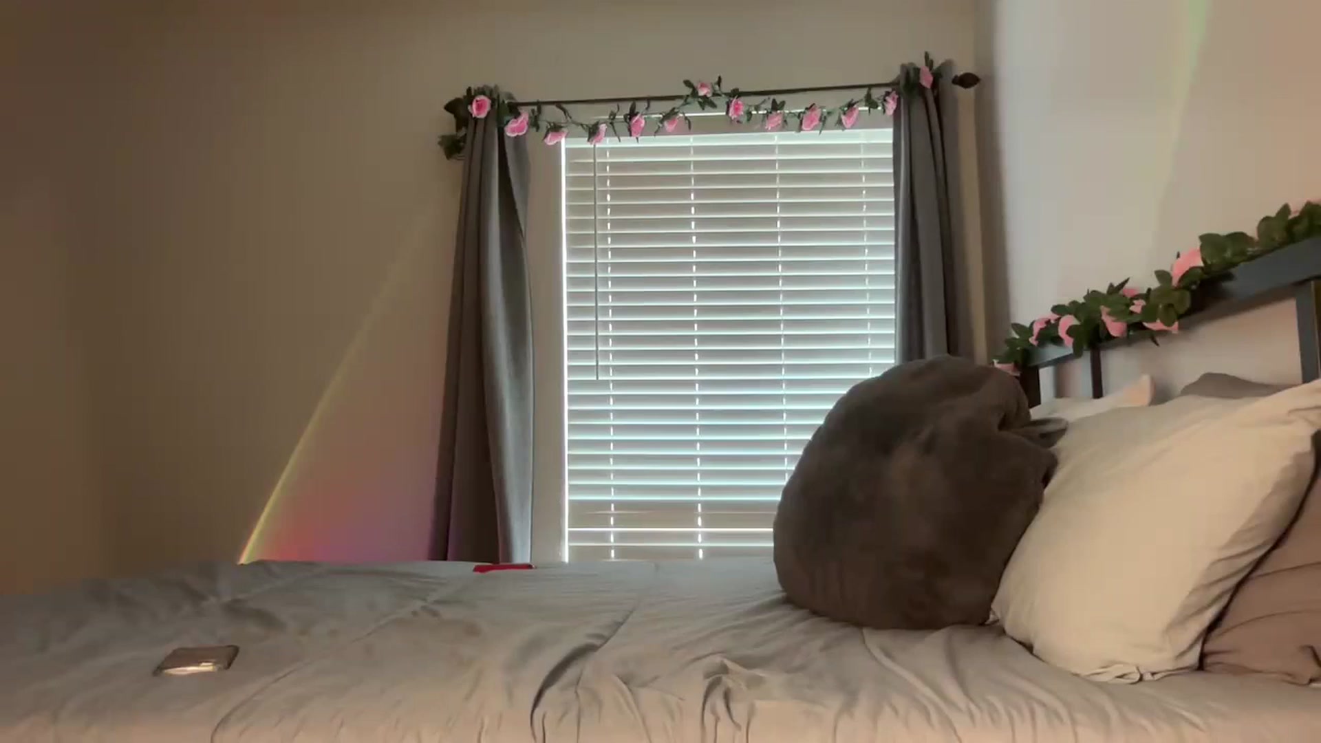 Gallery image thumbnail from StellaRose's myfreecams stream on, 03/02/2024, 19:32 image 17 of 20