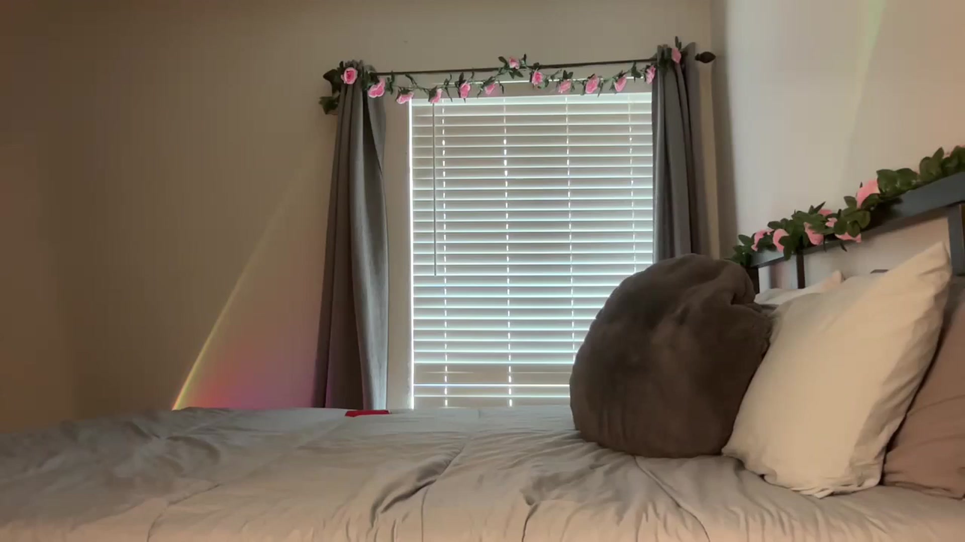 Gallery image thumbnail from StellaRose's myfreecams stream on, 03/02/2024, 19:32 image 5 of 20