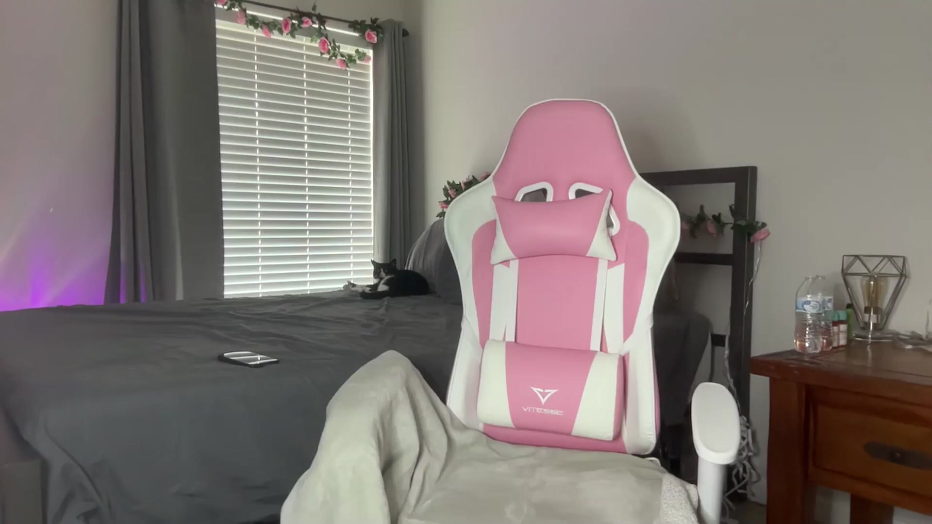 Gallery image thumbnail from StellaRose's myfreecams stream on, 10/21/2024, 19:46 image 1 of 20