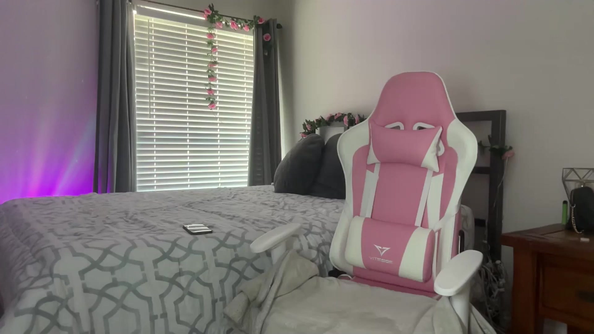 Gallery image thumbnail from StellaRose's myfreecams stream on, 10/24/2024, 20:11 image 4 of 20