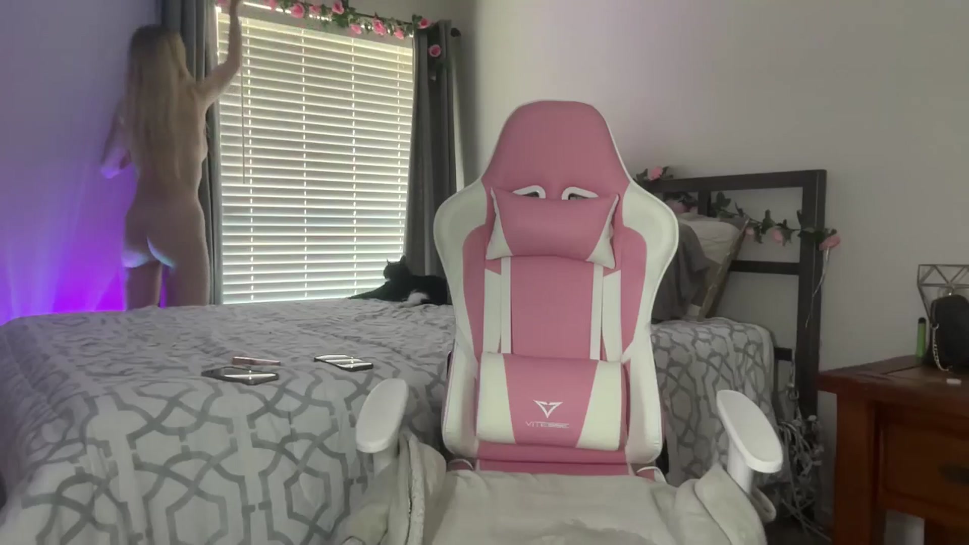 Gallery image thumbnail from StellaRose's myfreecams stream on, 10/24/2024, 20:11 image 15 of 20