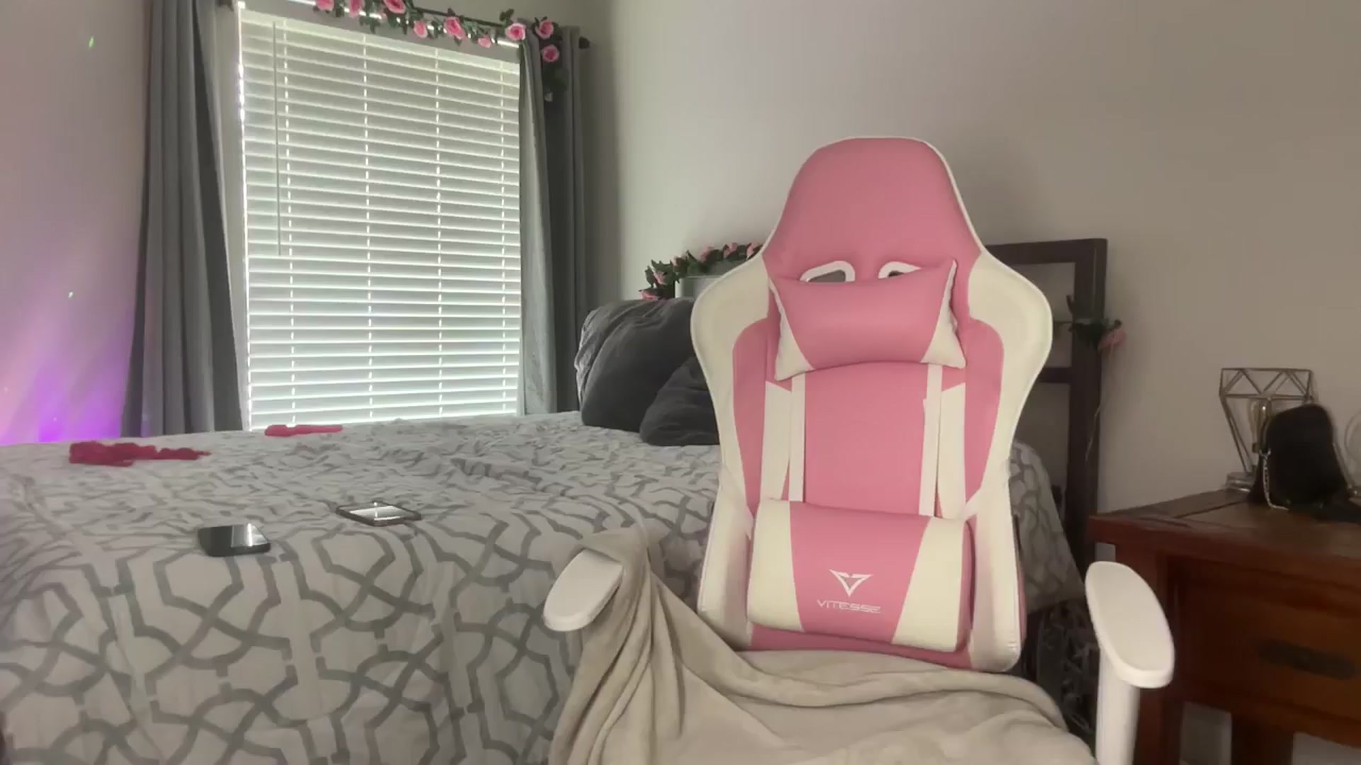 Gallery image thumbnail from StellaRose's myfreecams stream on, 10/28/2024, 19:35 image 18 of 20