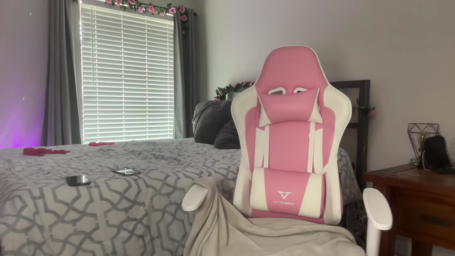 Gallery image thumbnail from StellaRose's myfreecams stream on, 10/28/2024, 19:35 image 17 of 20