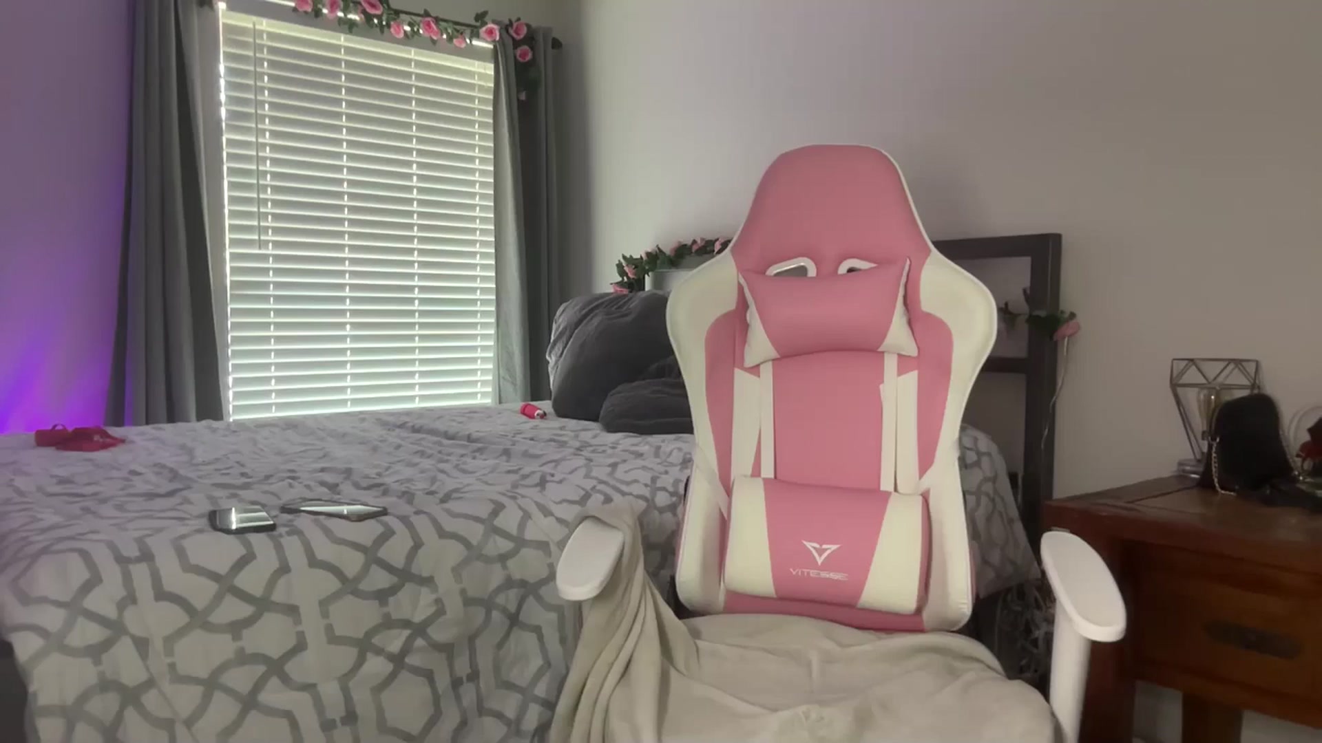 Gallery image thumbnail from StellaRose's myfreecams stream on, 10/28/2024, 20:06 image 16 of 20