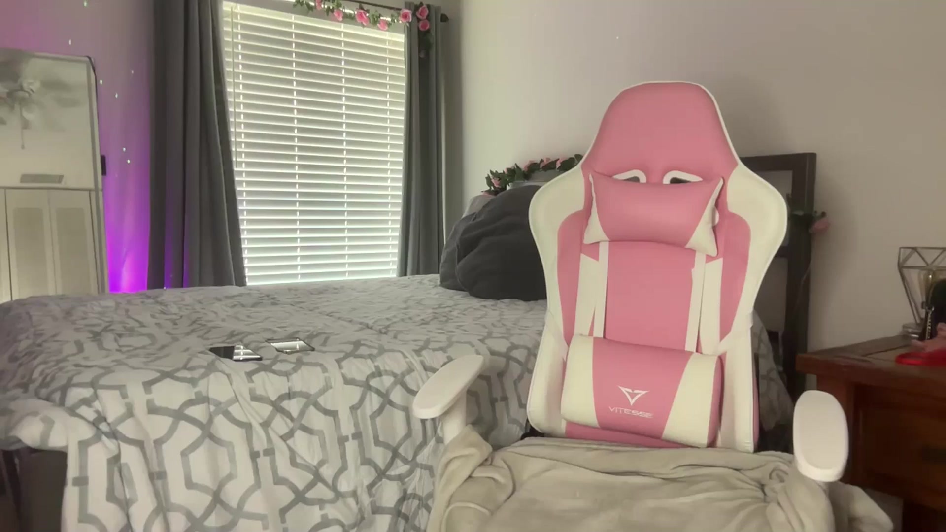 Gallery image thumbnail from StellaRose's myfreecams stream on, 10/29/2024, 18:13 image 12 of 20