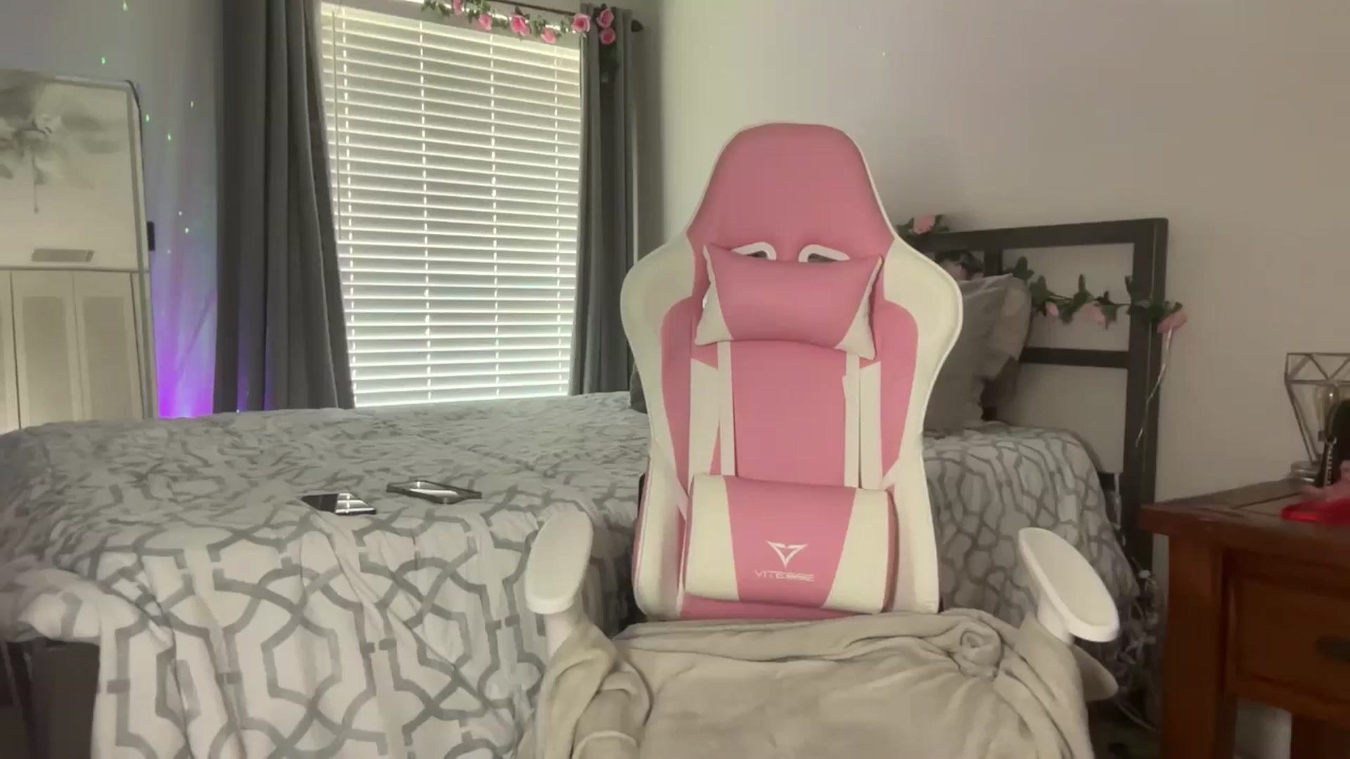 Gallery image thumbnail from StellaRose's myfreecams stream on, 10/29/2024, 18:13 image 9 of 20