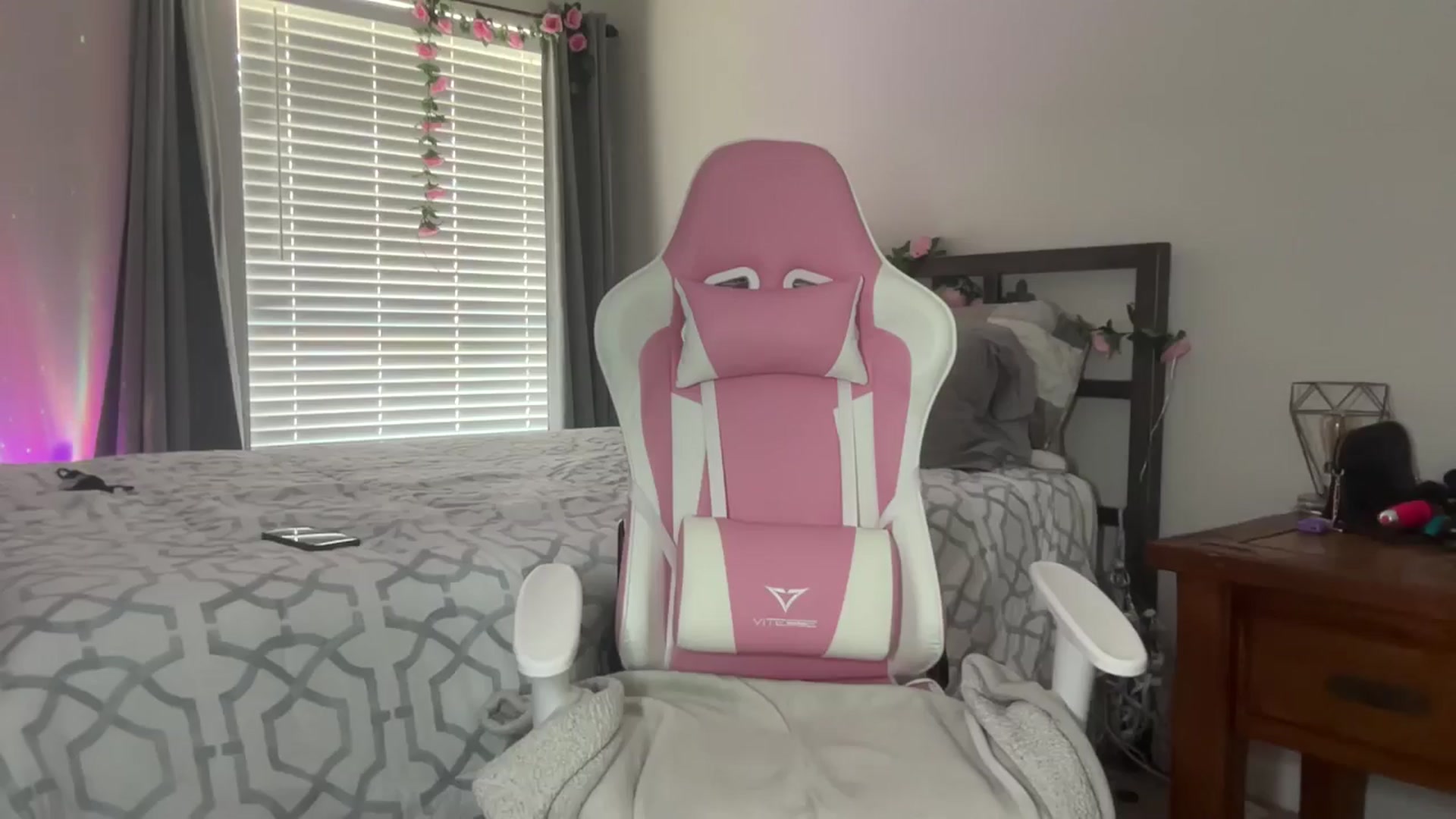 Gallery image thumbnail from StellaRose's myfreecams stream on, 10/30/2024, 18:56 image 15 of 20