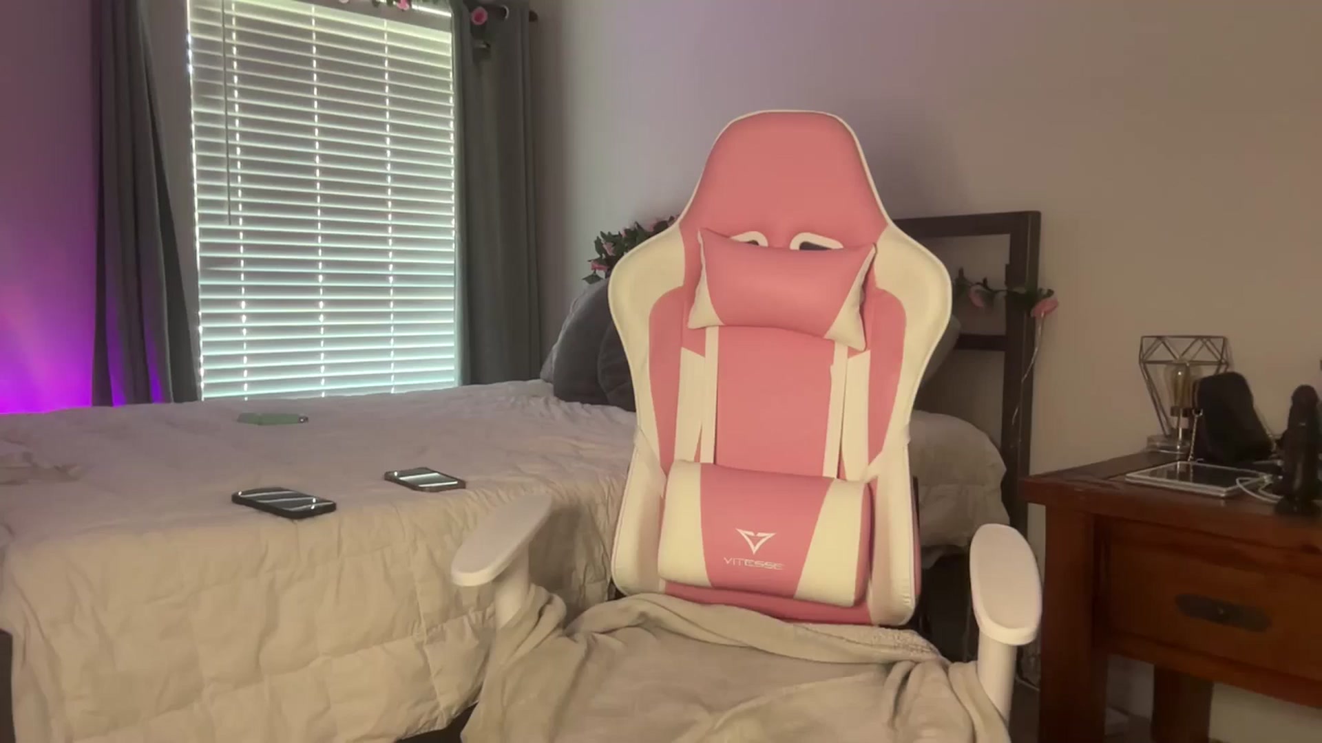 Gallery image thumbnail from StellaRose's myfreecams stream on, 11/03/2024, 20:03 image 17 of 20
