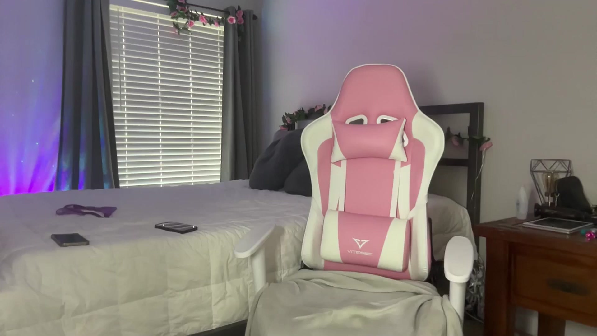 Gallery image thumbnail from StellaRose's myfreecams stream on, 11/06/2024, 21:45 image 19 of 20