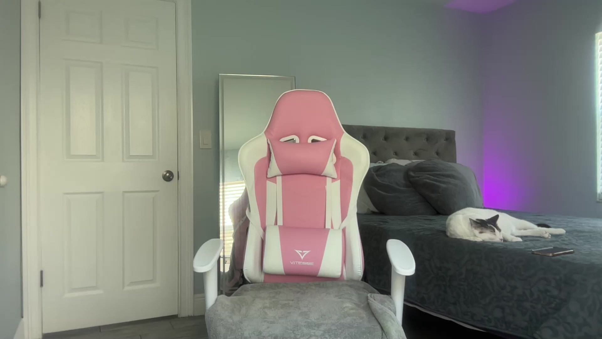Gallery image thumbnail from StellaRose's myfreecams stream on, 12/04/2024, 18:07 image 10 of 20