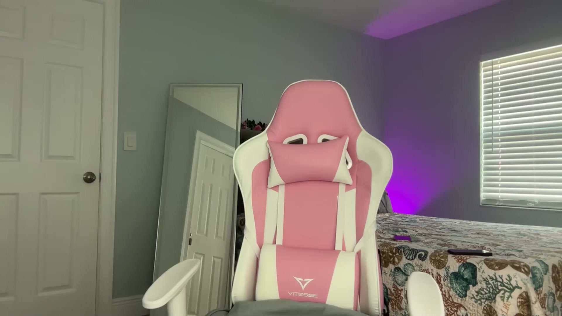 Gallery image thumbnail from StellaRose's myfreecams stream on, 12/17/2024, 20:08 image 5 of 20