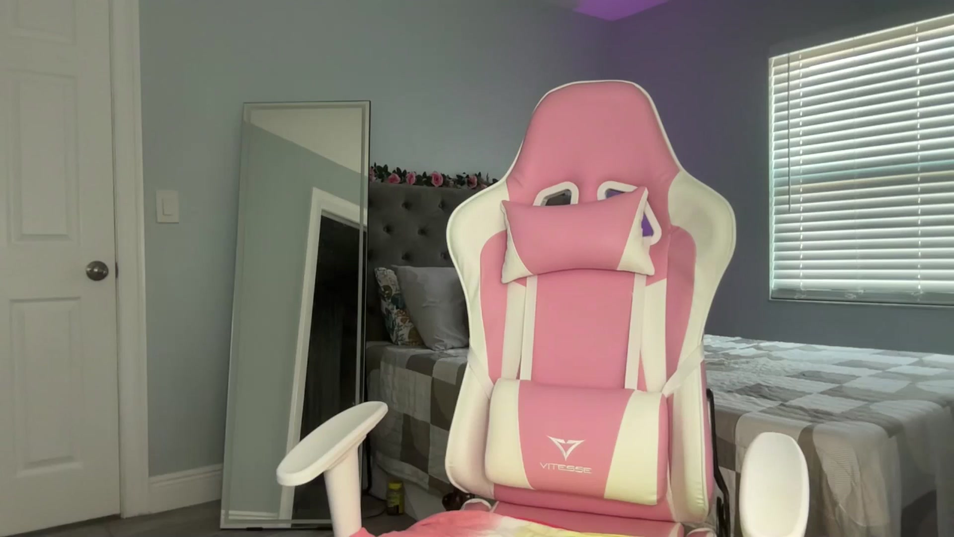 Gallery image thumbnail from StellaRose's myfreecams stream on, 12/21/2024, 20:15 image 2 of 20