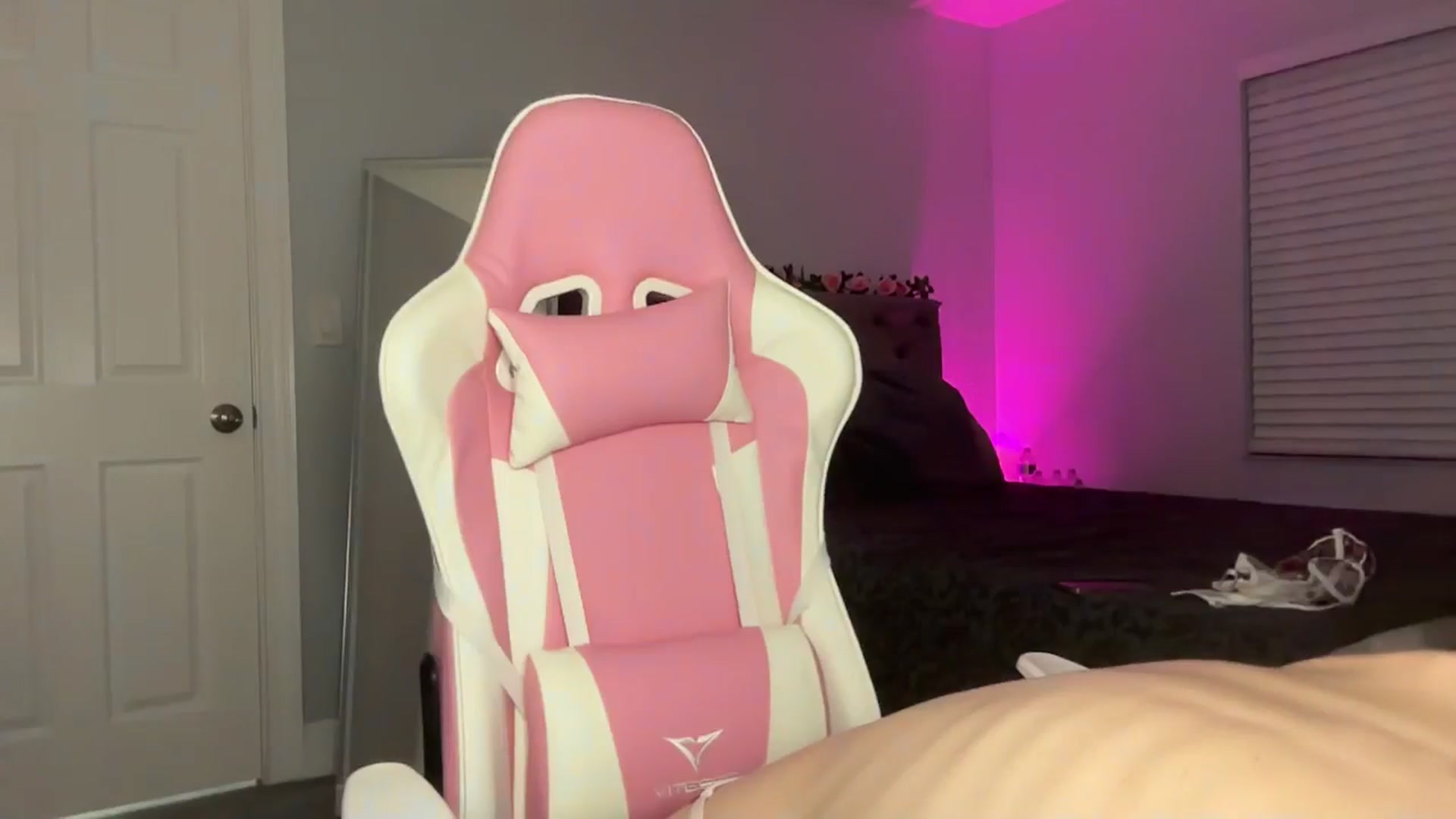 Gallery image thumbnail from StellaRose's myfreecams stream on, 01/05/2025, 02:02 image 4 of 20